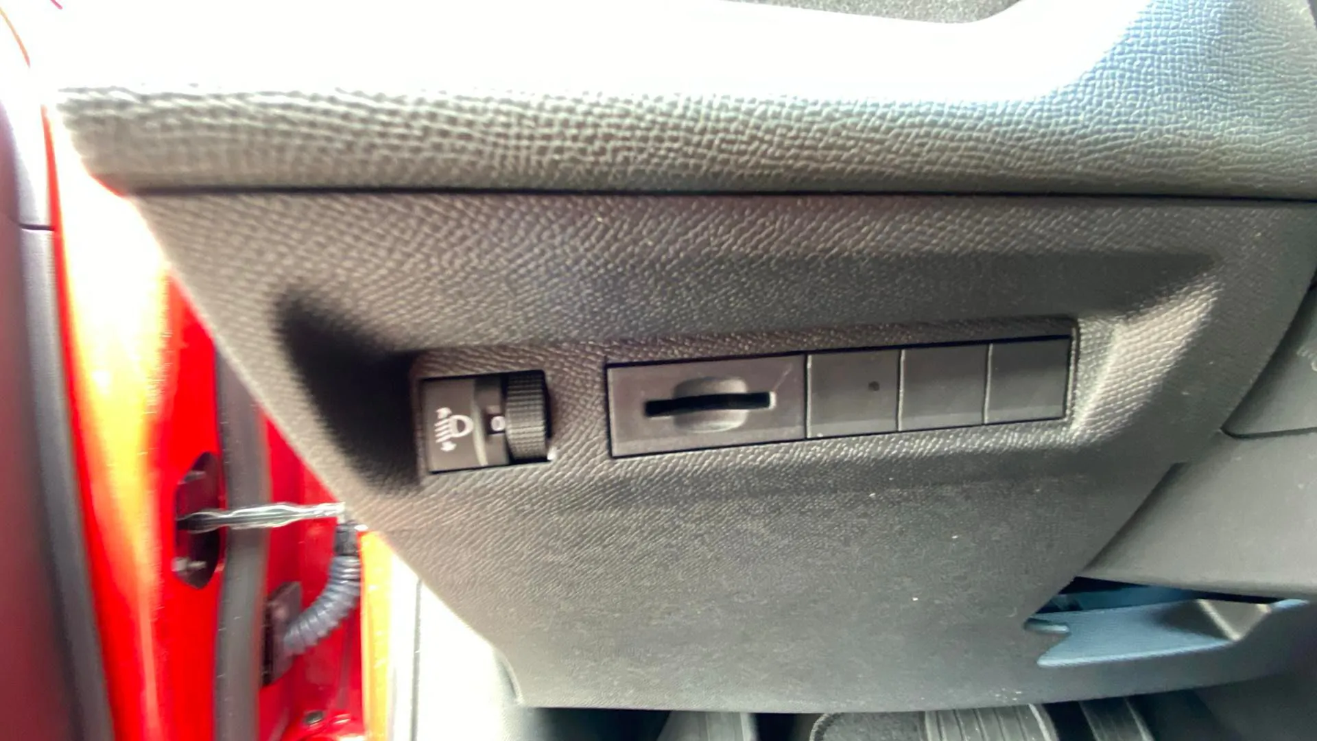 Peugeot 308 SW Allure BlueHDi 130 EAT8 - foto 13
