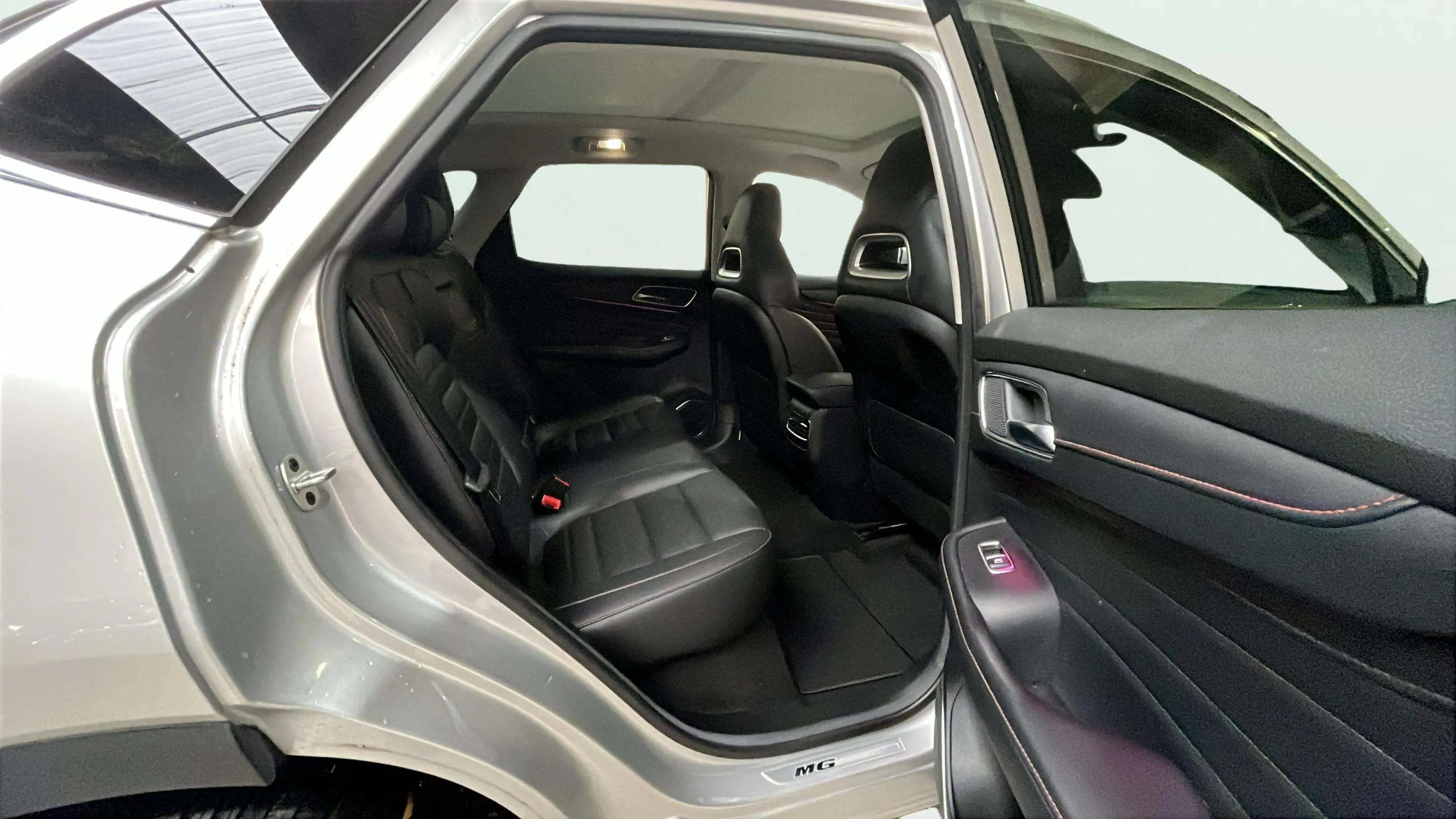 MG HS 1.5 Turbo GDI Luxury - foto 15