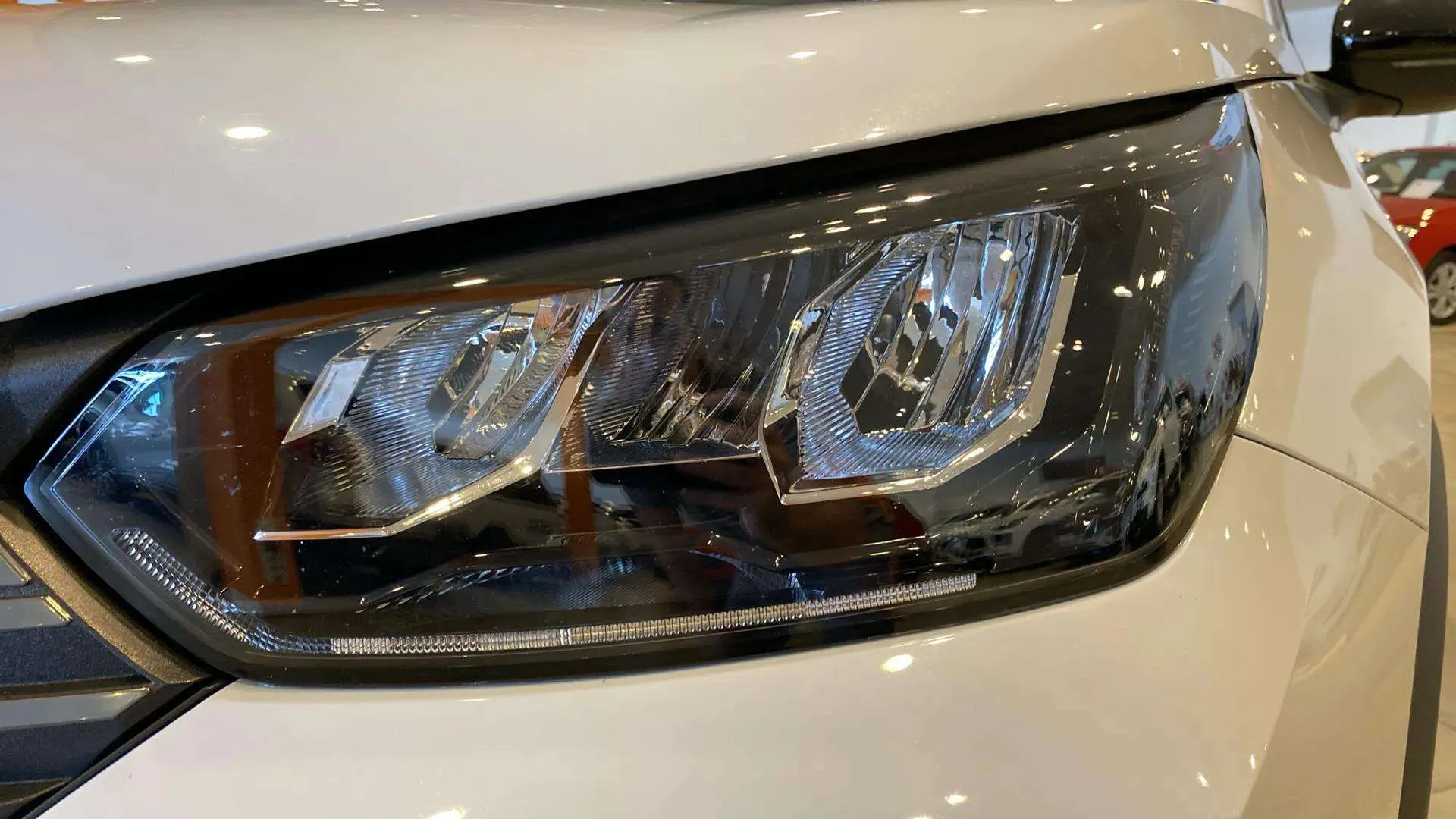 Peugeot 2008 Allure Pack PureTech 100 - foto 25