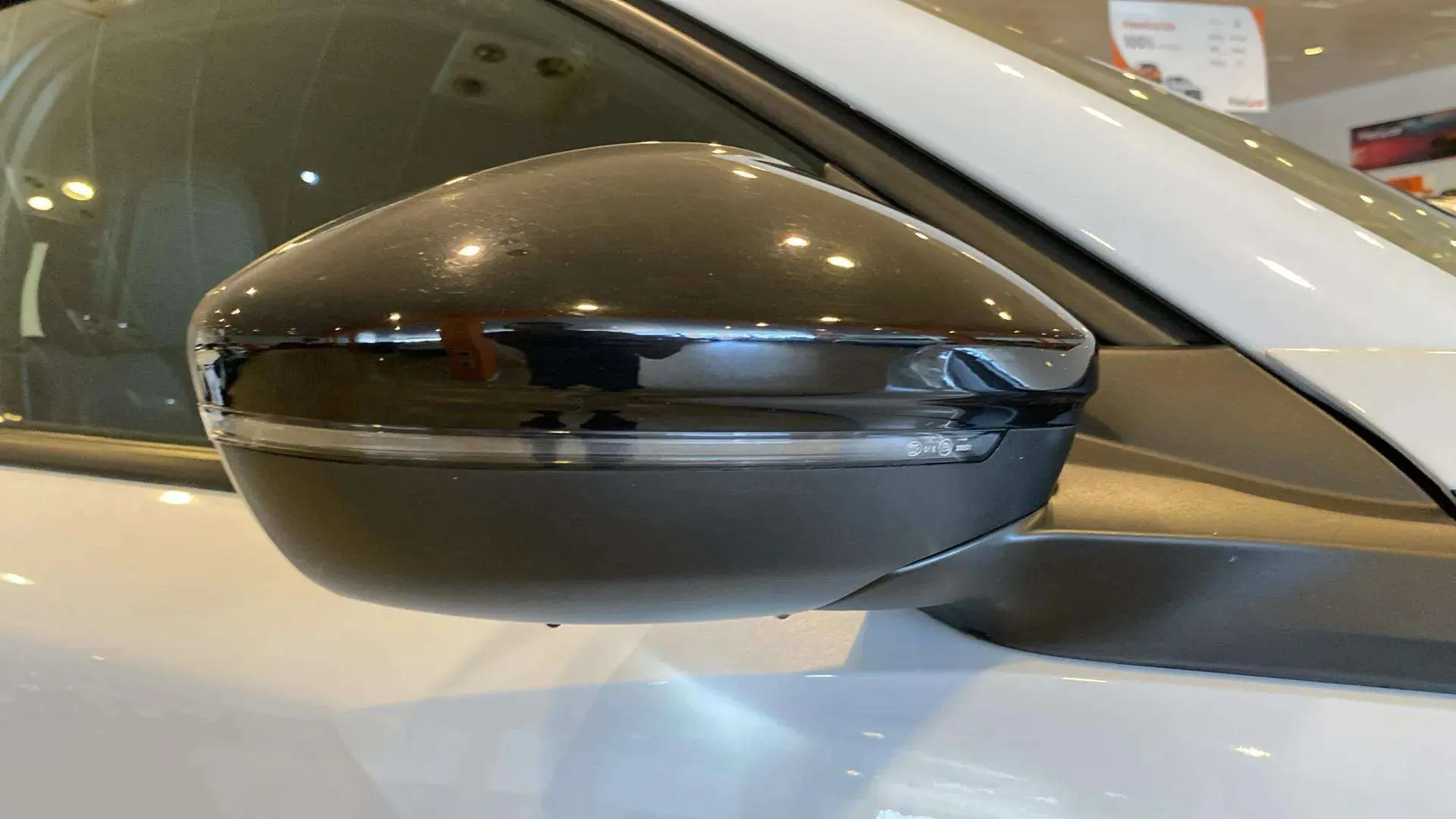 Peugeot 2008 Allure Pack PureTech 100 - foto 33