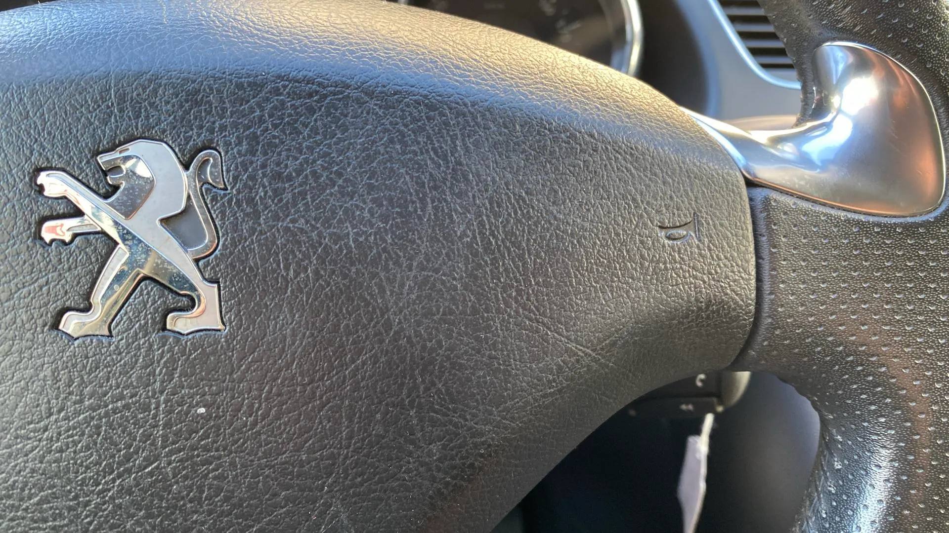 Peugeot 3008 Allure 1.2 PureTech 130 - foto 12