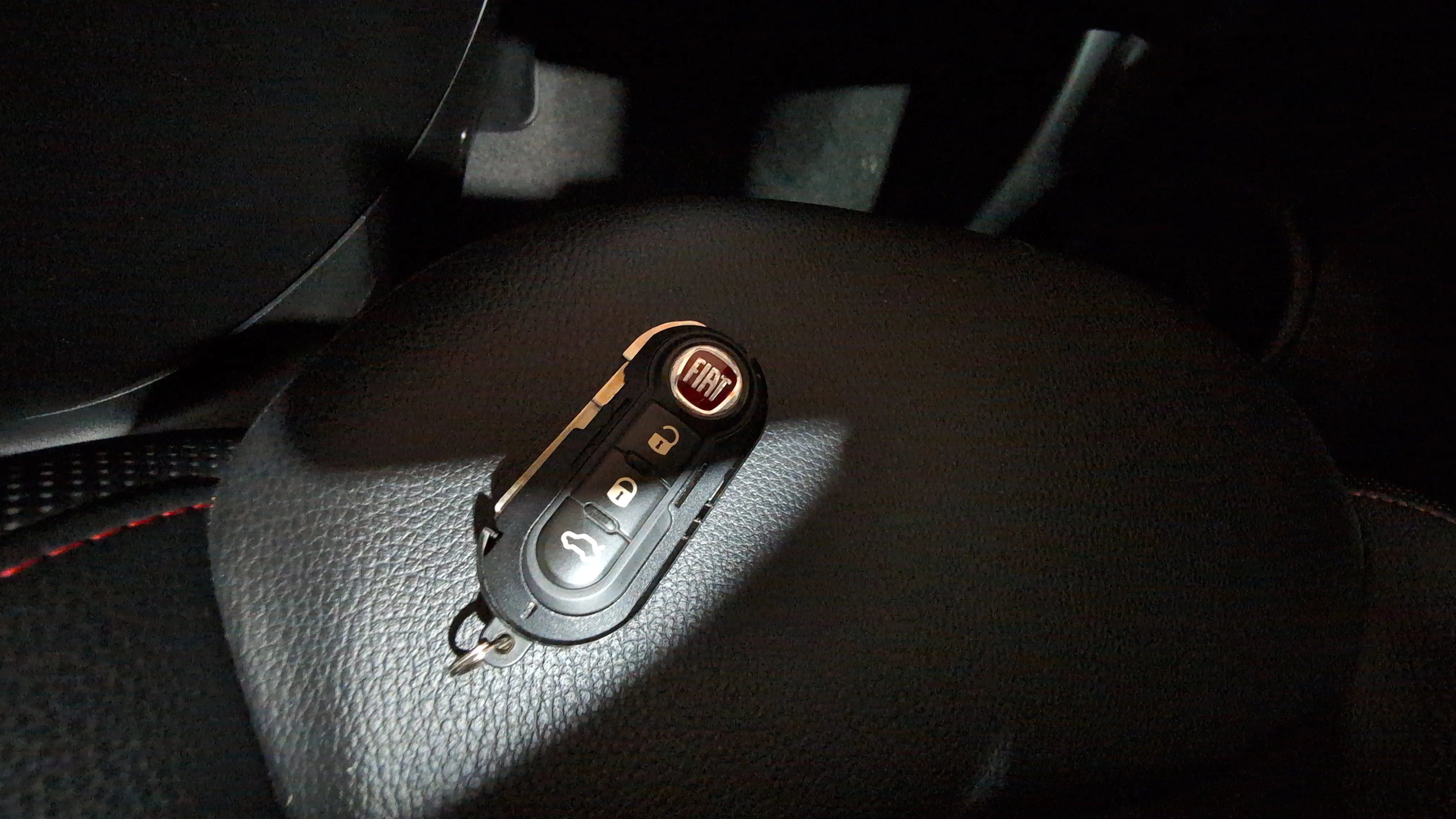 Fiat 500 Sport 1.0 Hybrid - foto 23