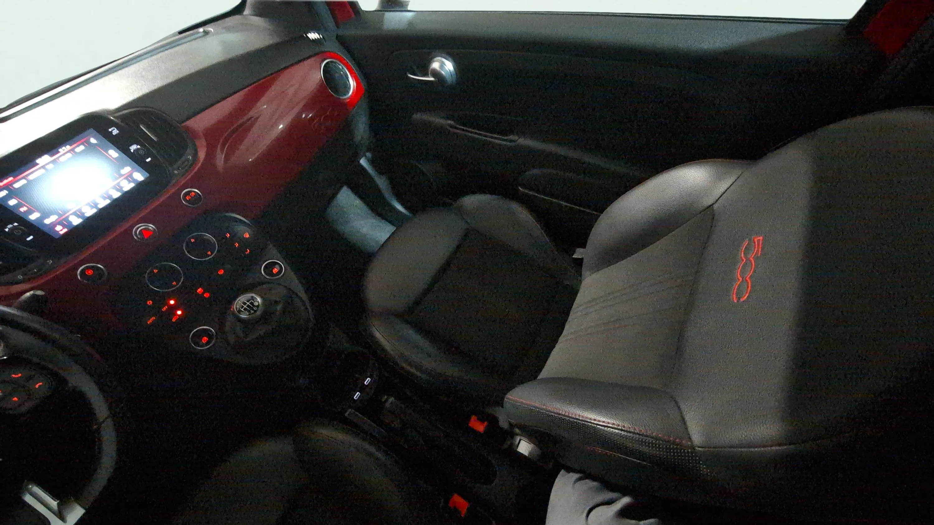 Fiat 500 Sport 1.0 Hybrid - foto 11