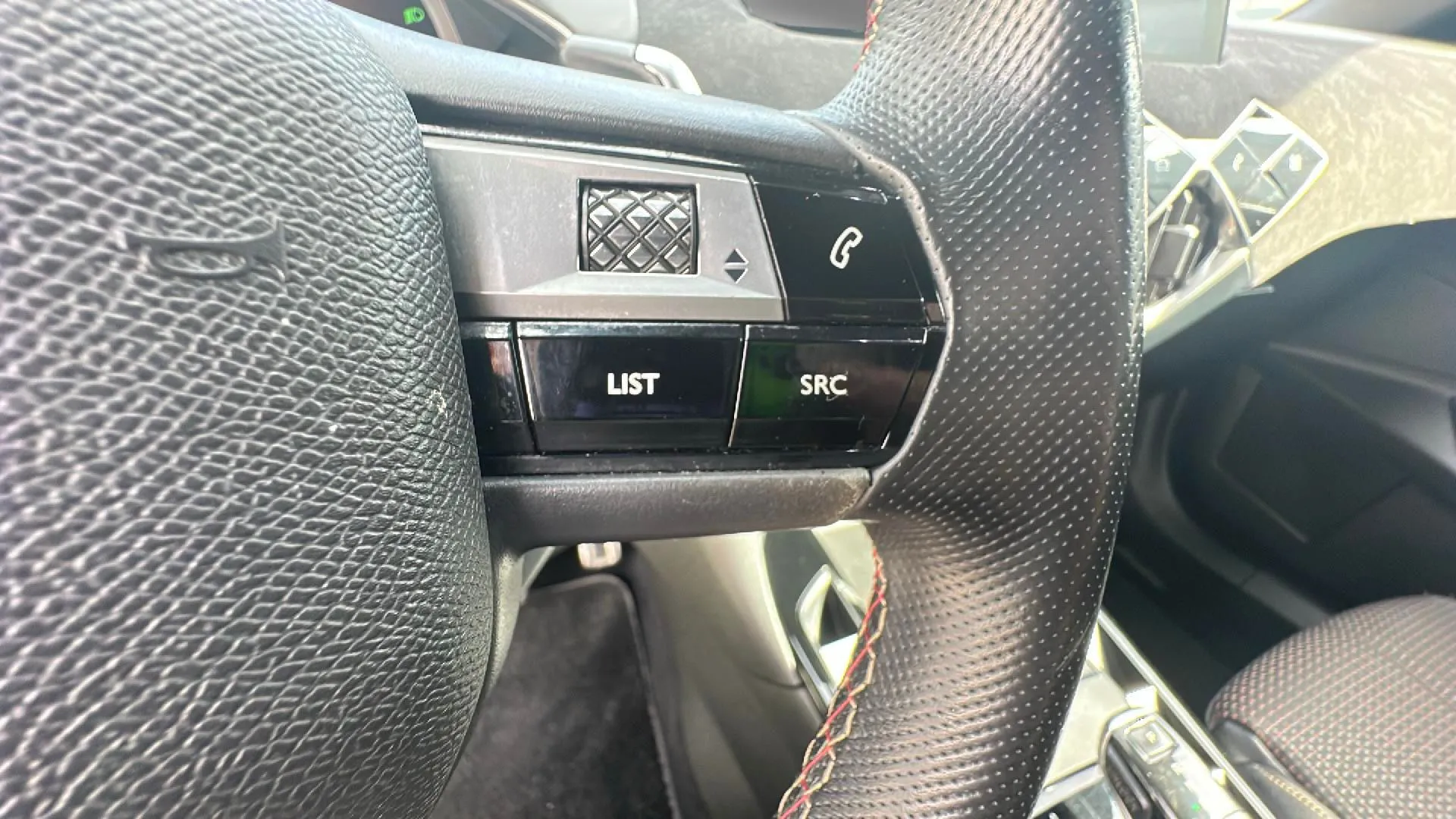 DS DS 3 Crossback PureTech Performance Line - foto 18