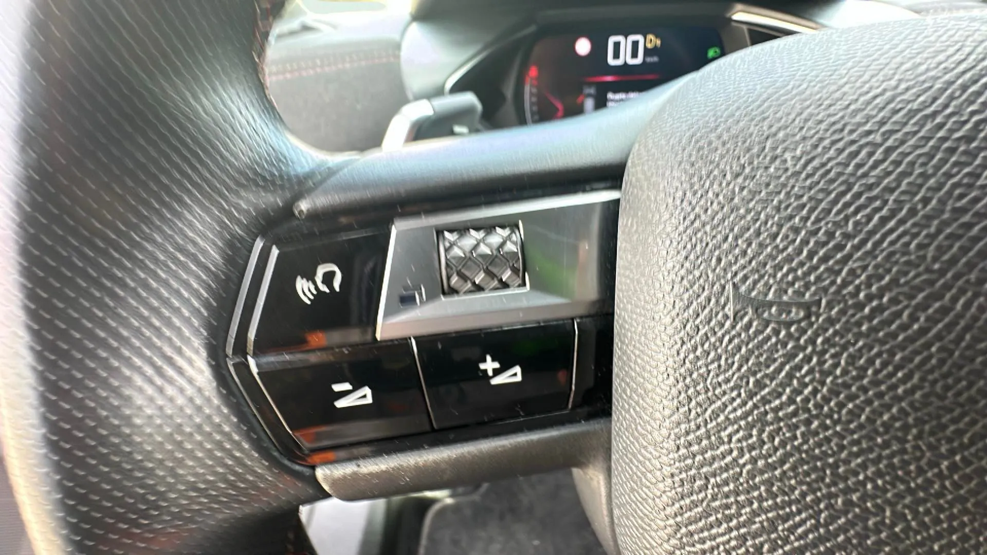 DS DS 3 Crossback PureTech Performance Line - foto 17