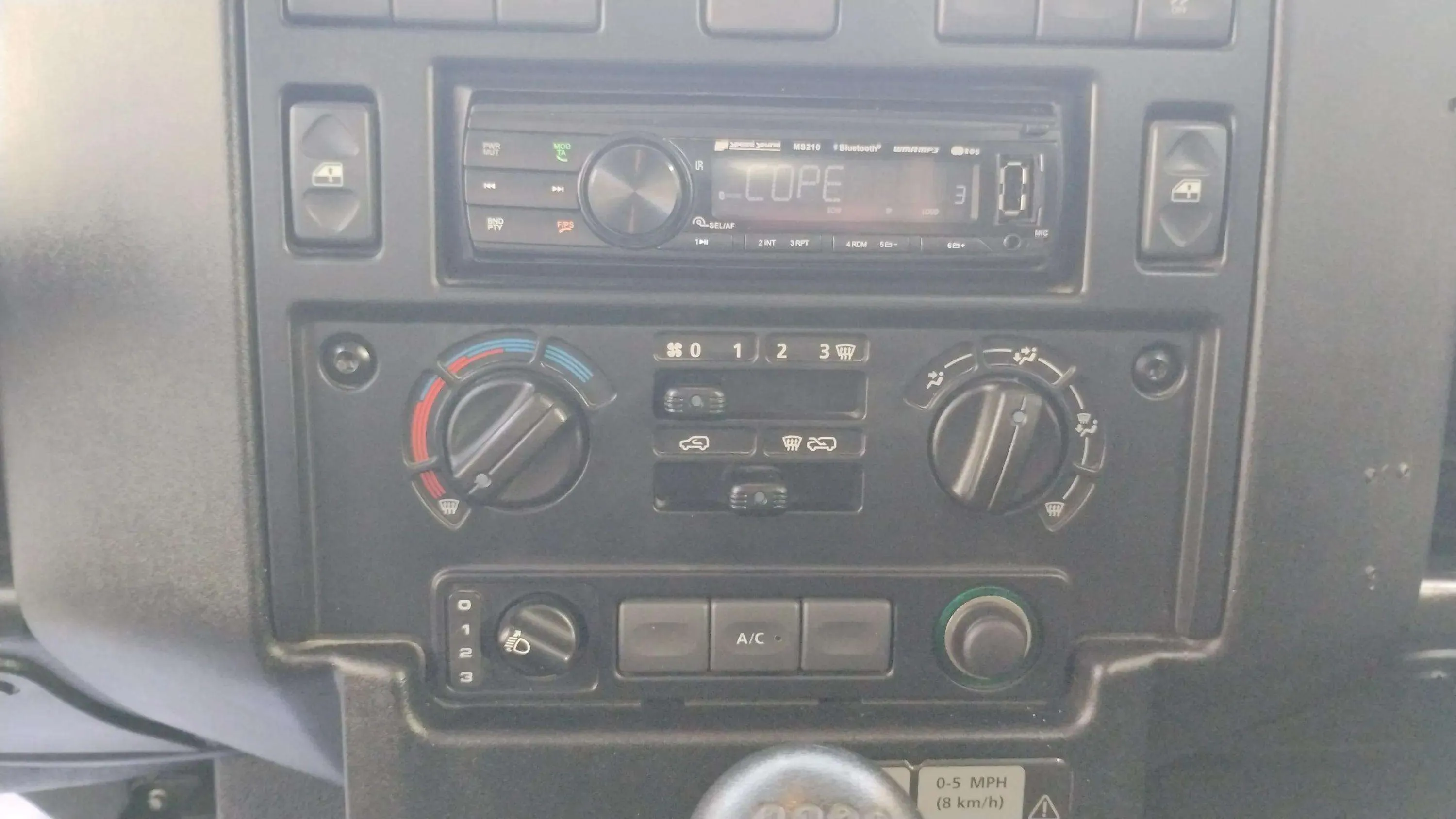 Land Rover Defender 110 SW E - foto 12