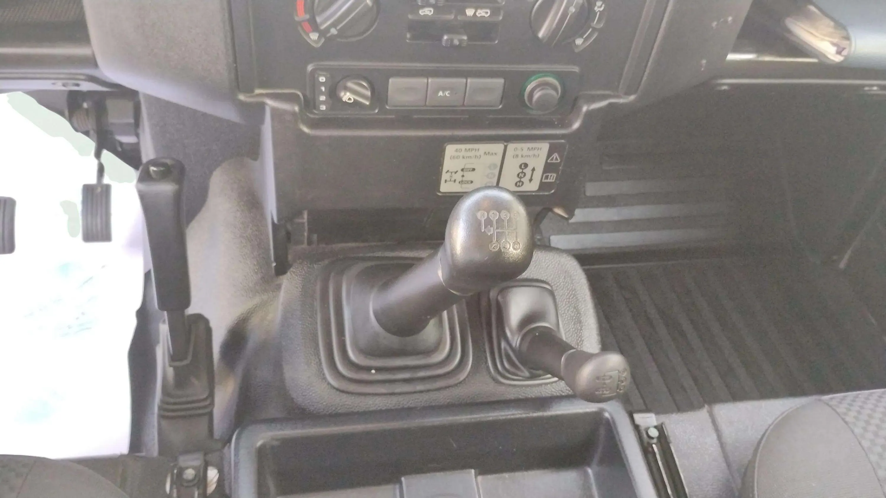 Land Rover Defender 110 SW E - foto 19