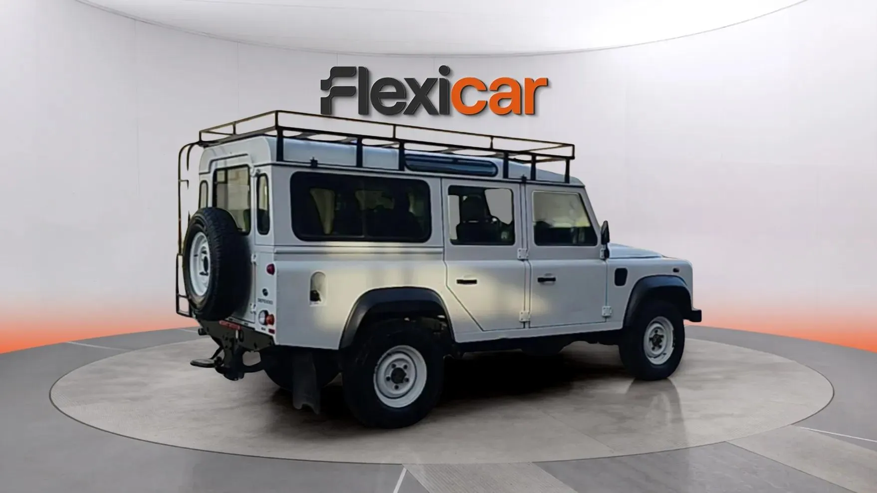 Land Rover Defender 110 SW E - foto 7