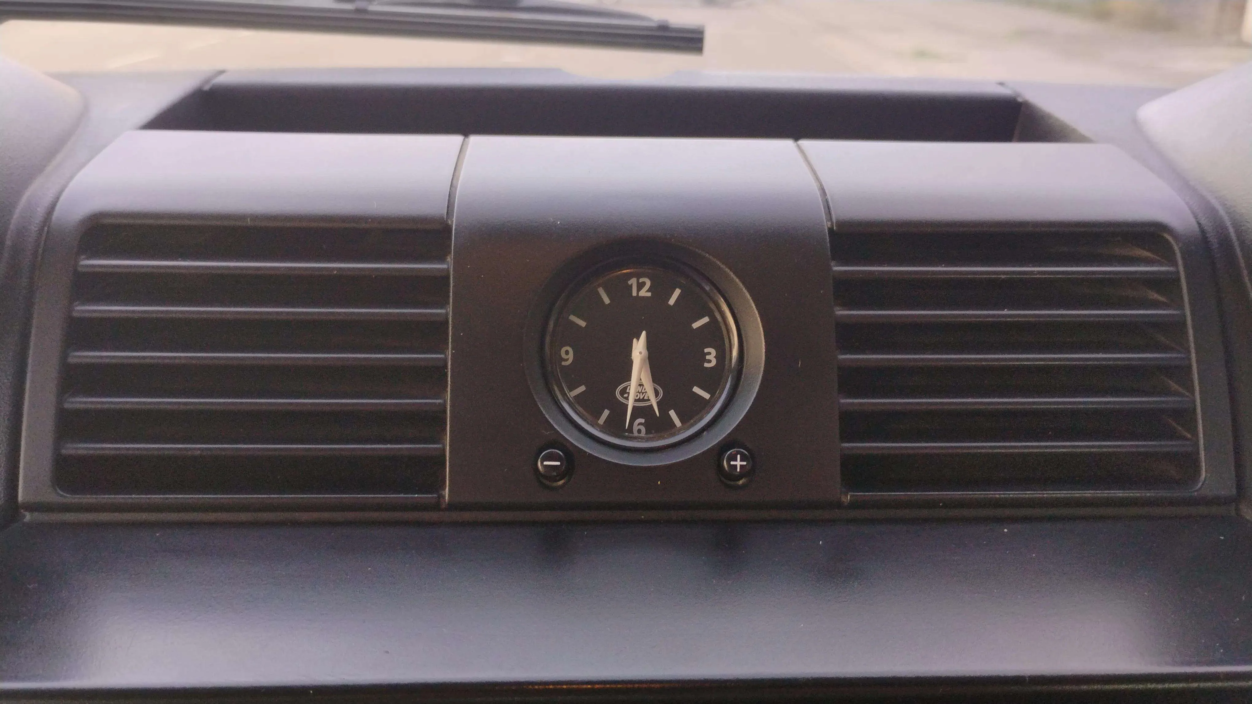 Land Rover Defender 110 SW E - foto 11