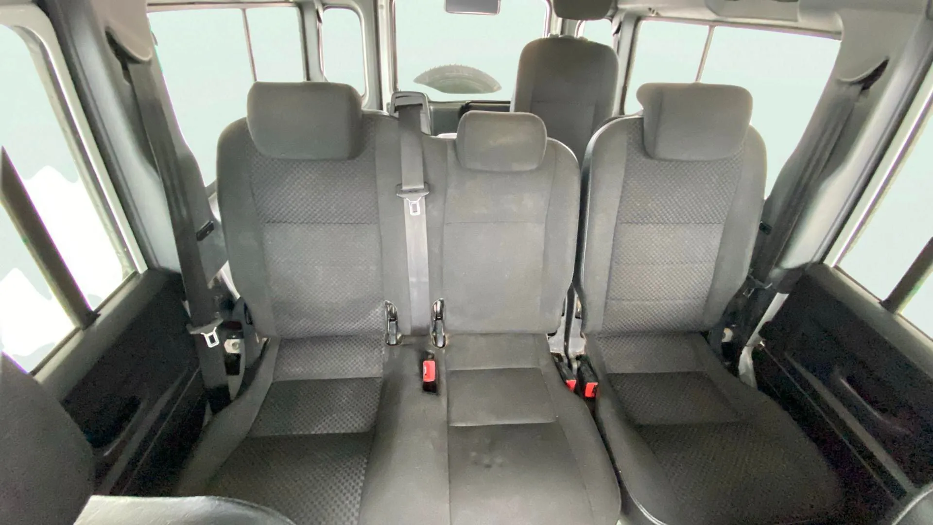 Land Rover Defender 110 SW E - foto 15