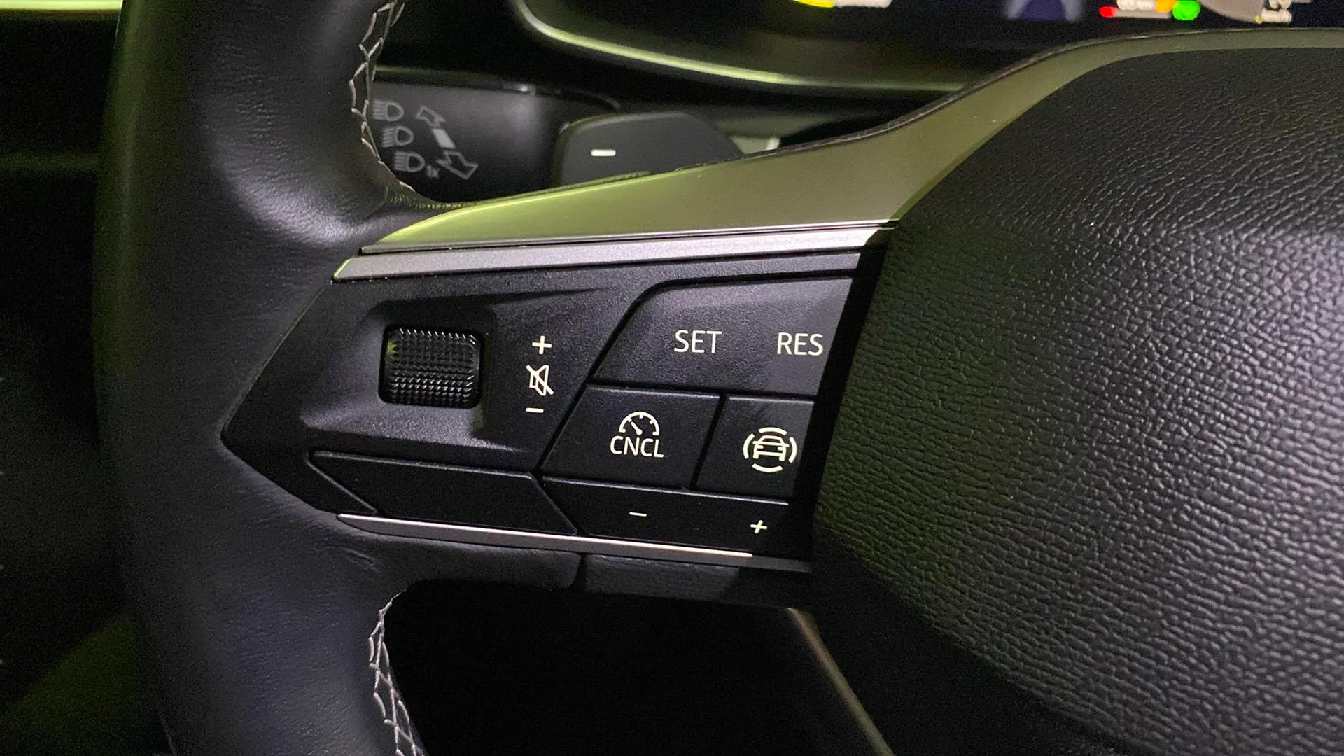 SEAT León 1.5 eTSI DSG Style 25 Aniversario - foto 18