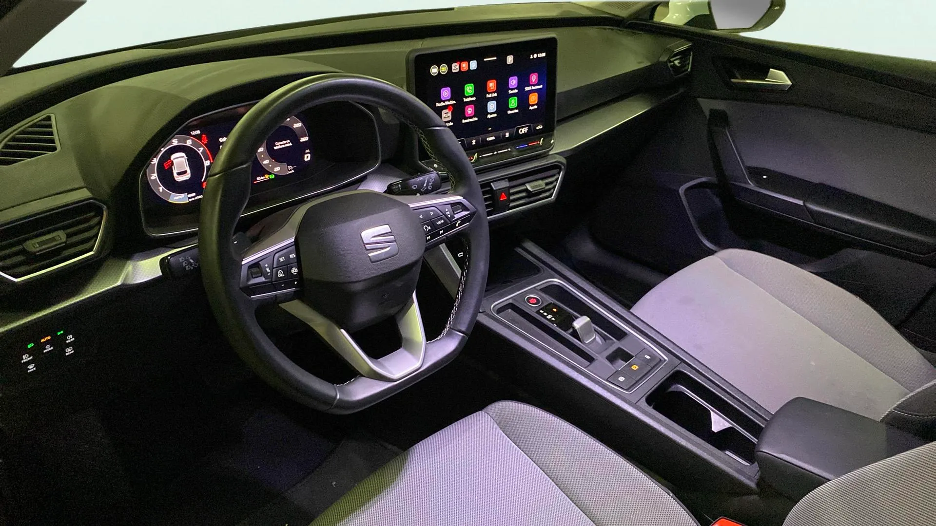 SEAT León 1.5 eTSI DSG Style 25 Aniversario - foto 10
