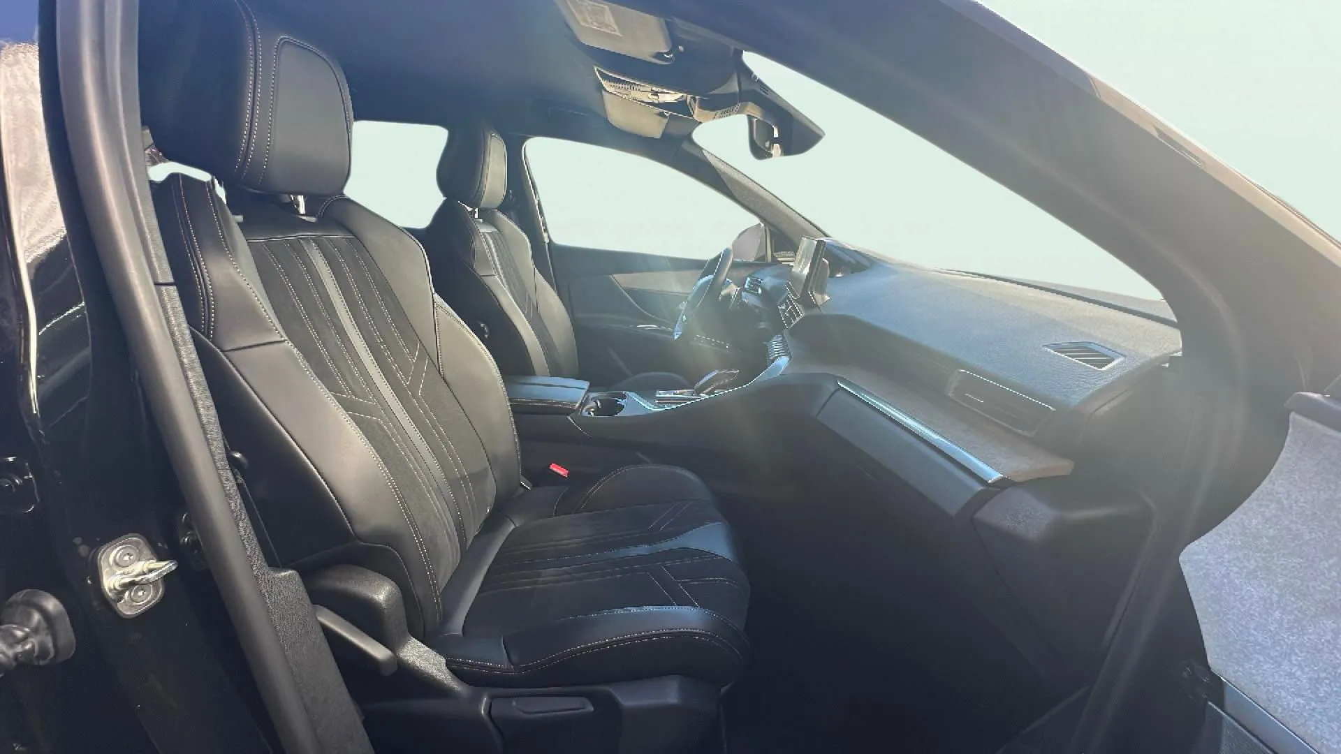 Peugeot 3008 1.2 PureTech GT EAT8 - foto 12