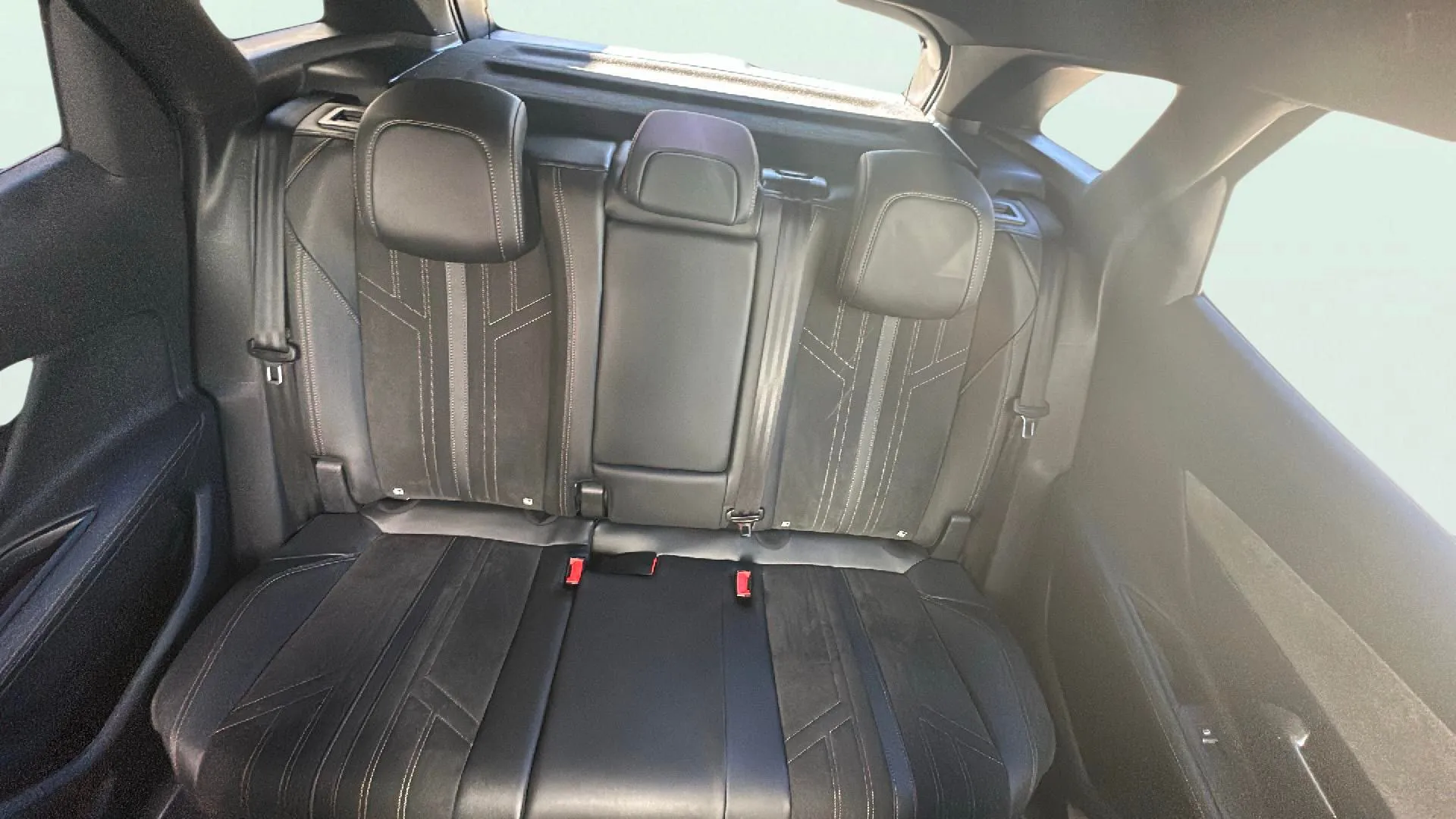 Peugeot 3008 1.2 PureTech GT EAT8 - foto 14