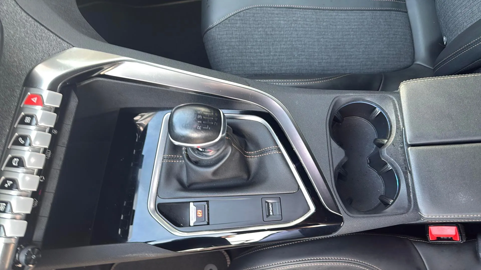Peugeot 3008 1.2 PureTech GT - foto 18