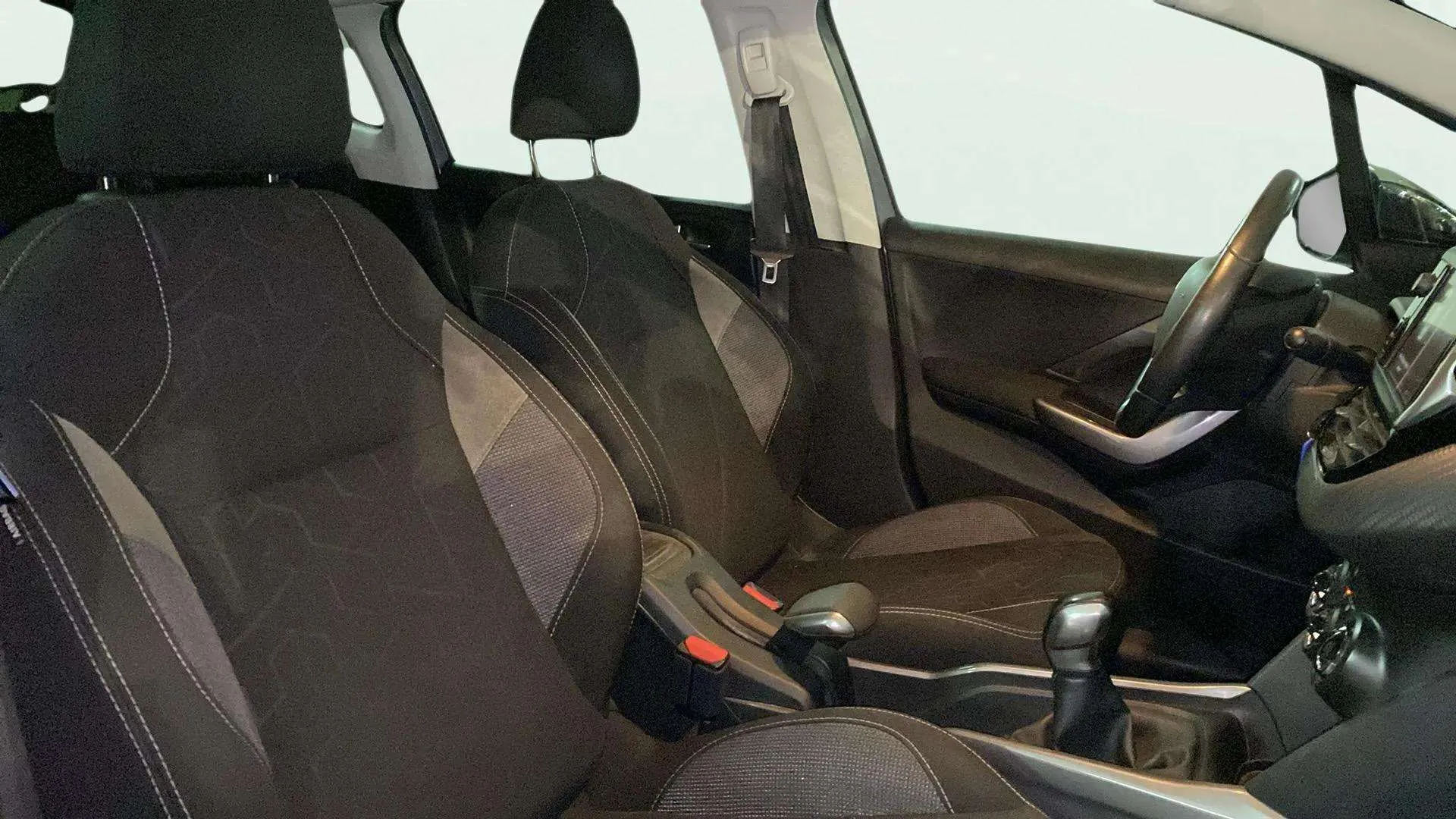 Peugeot 2008 Style 1.2L PureTech - foto 23