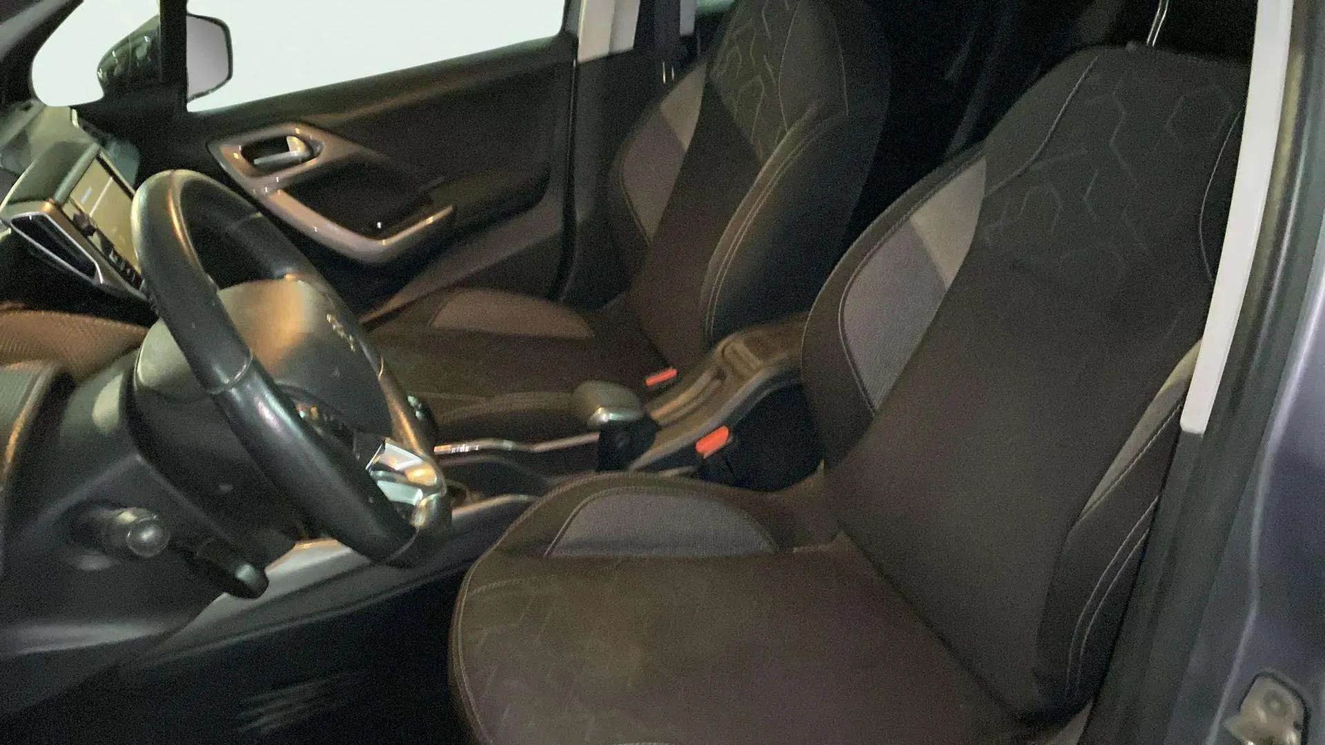 Peugeot 2008 Style 1.2L PureTech - foto 22
