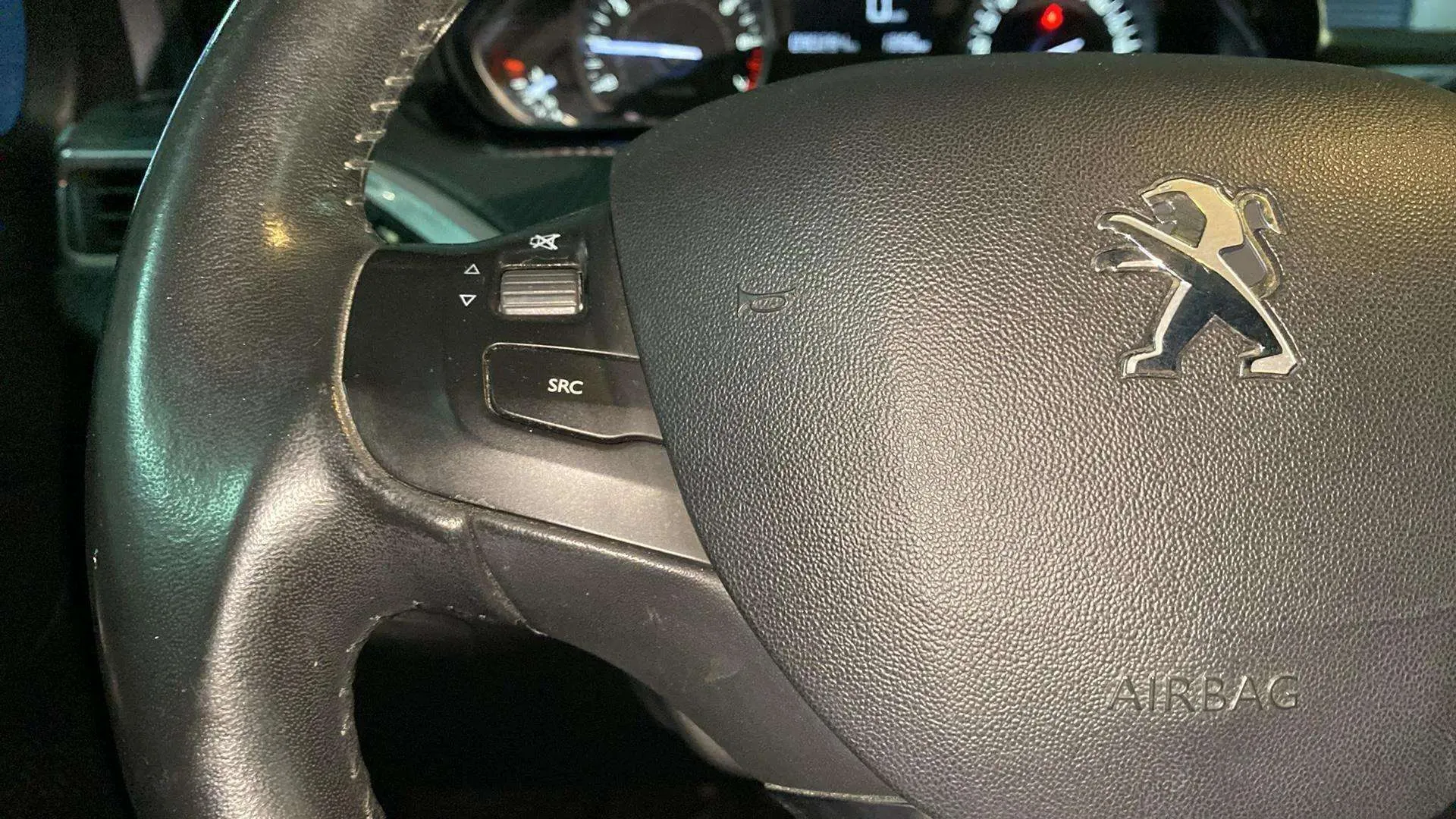 Peugeot 2008 Style 1.2L PureTech - foto 11