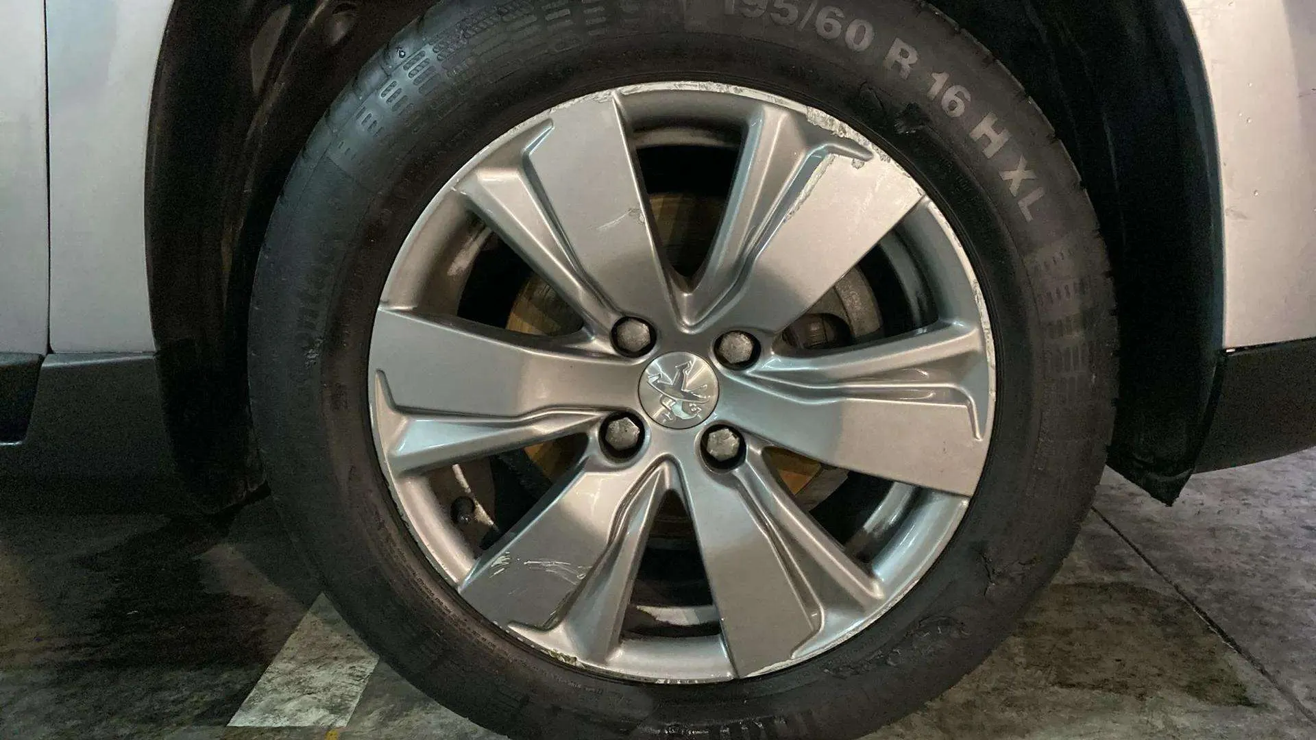Peugeot 2008 Style 1.2L PureTech - foto 30