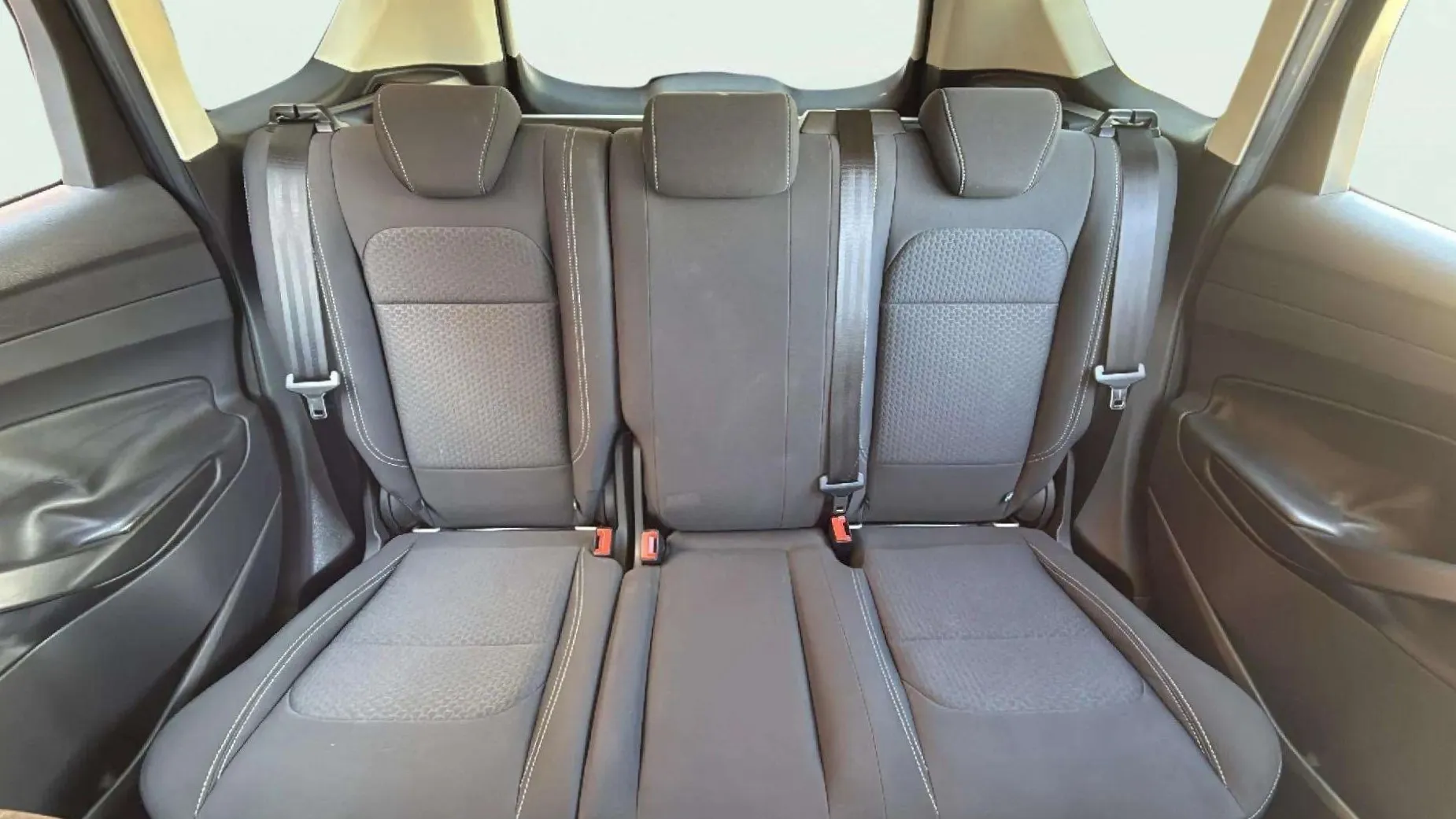 Ford Kuga 1.5 EcoBoost A-S-S 4x2 Trend+ - foto 30