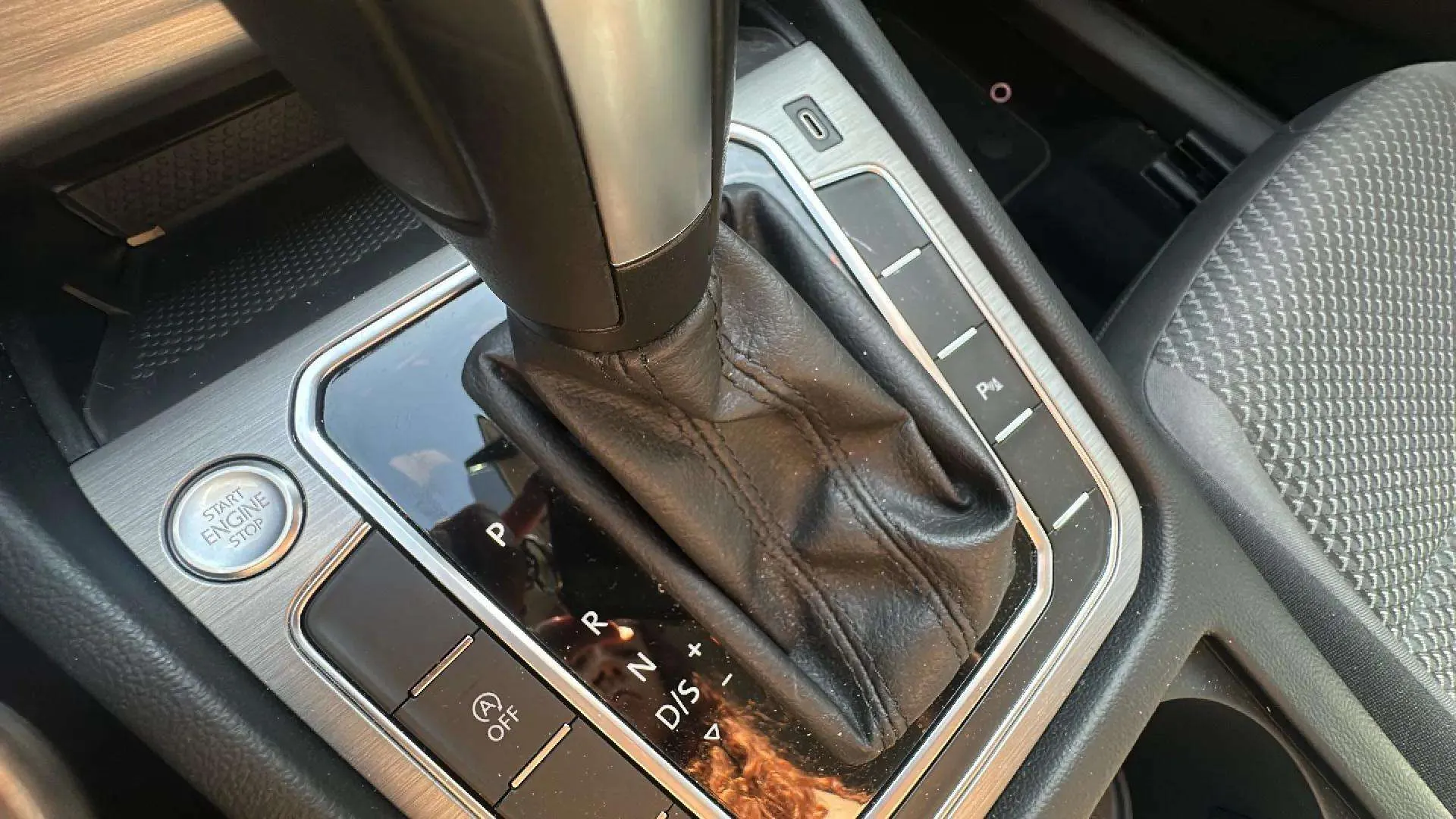 Volkswagen Passat 2.0 TDI DSG - foto 15