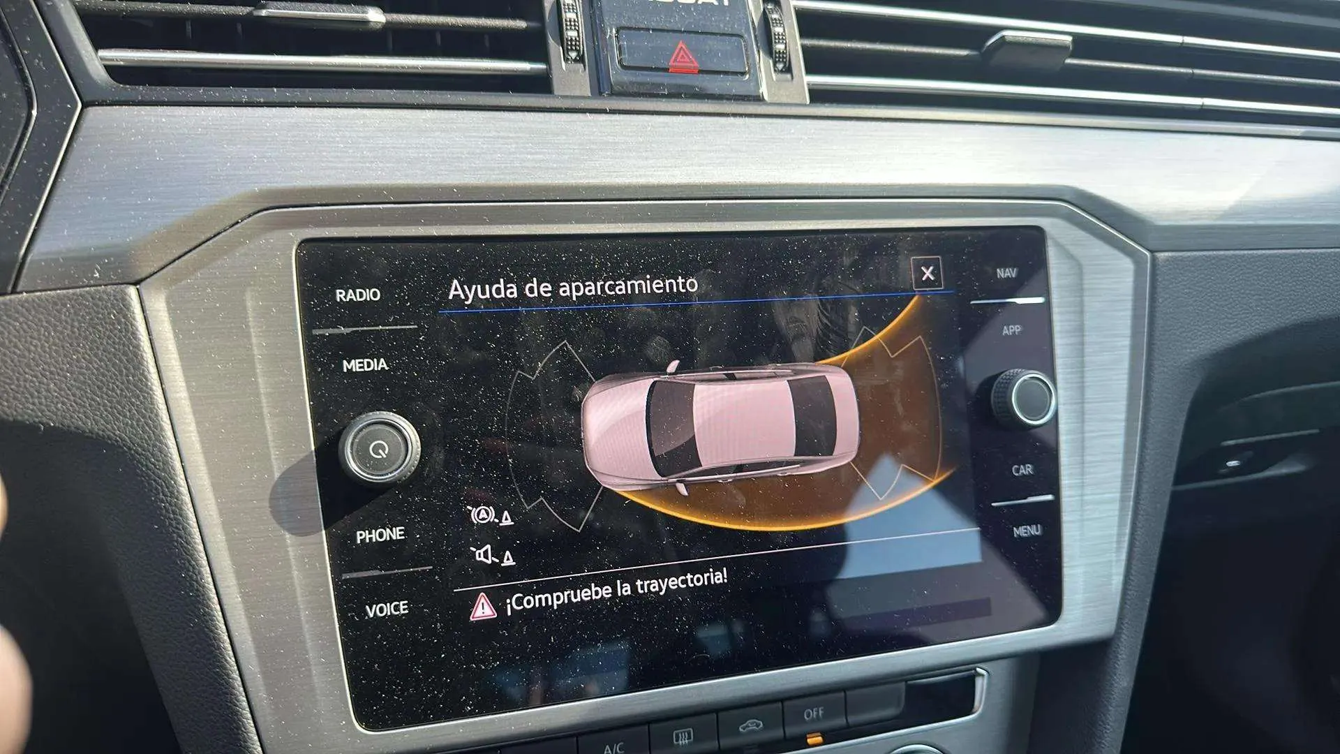 Volkswagen Passat 2.0 TDI DSG - foto 22