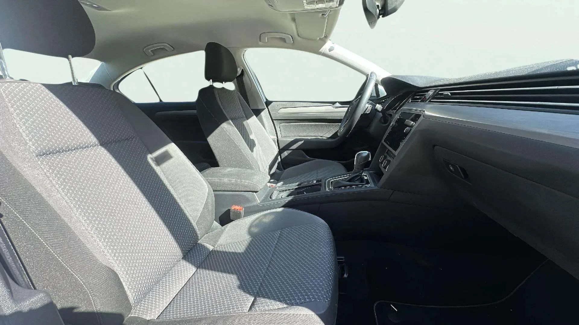 Volkswagen Passat 2.0 TDI DSG - foto 26