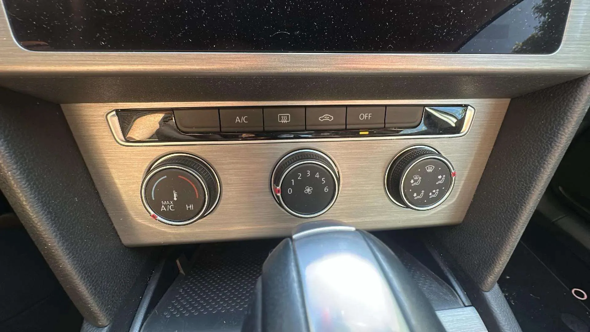 Volkswagen Passat 2.0 TDI DSG - foto 17