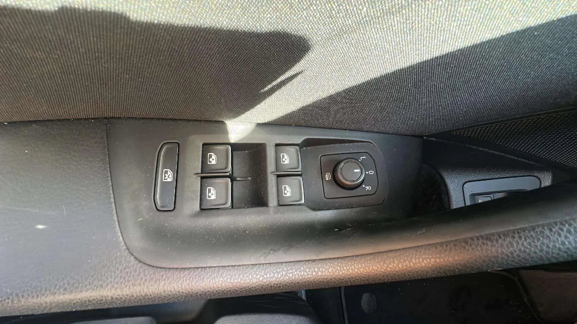 Volkswagen Passat 2.0 TDI DSG - foto 35