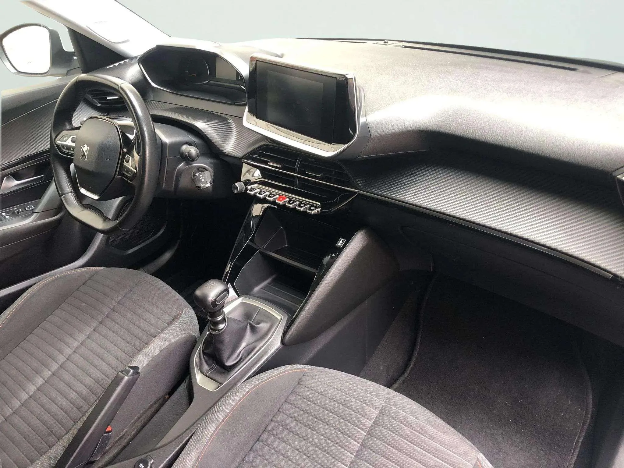 Peugeot 2008 Active PureTech 100 BVM6 - foto 7
