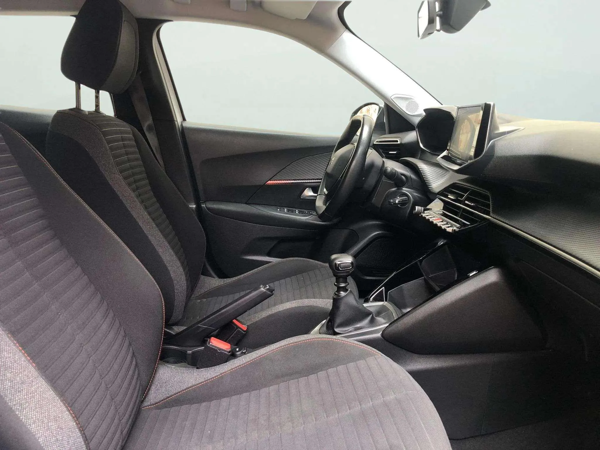 Peugeot 2008 Active PureTech 100 BVM6 - foto 11