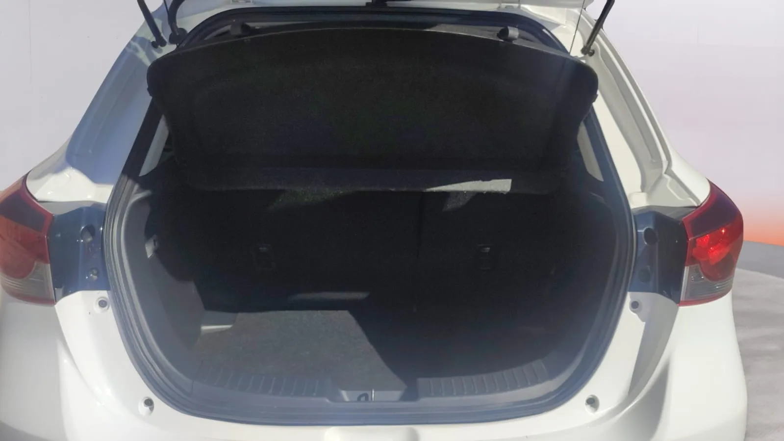 Mazda Mazda2 e-Skyactiv G 1.5 Zenith - foto 9