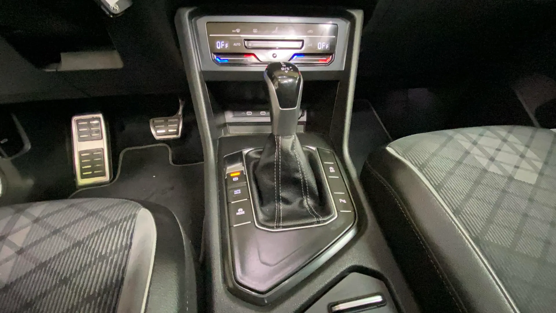 Volkswagen Tiguan R-Line 2.0 TDI DSG - foto 22