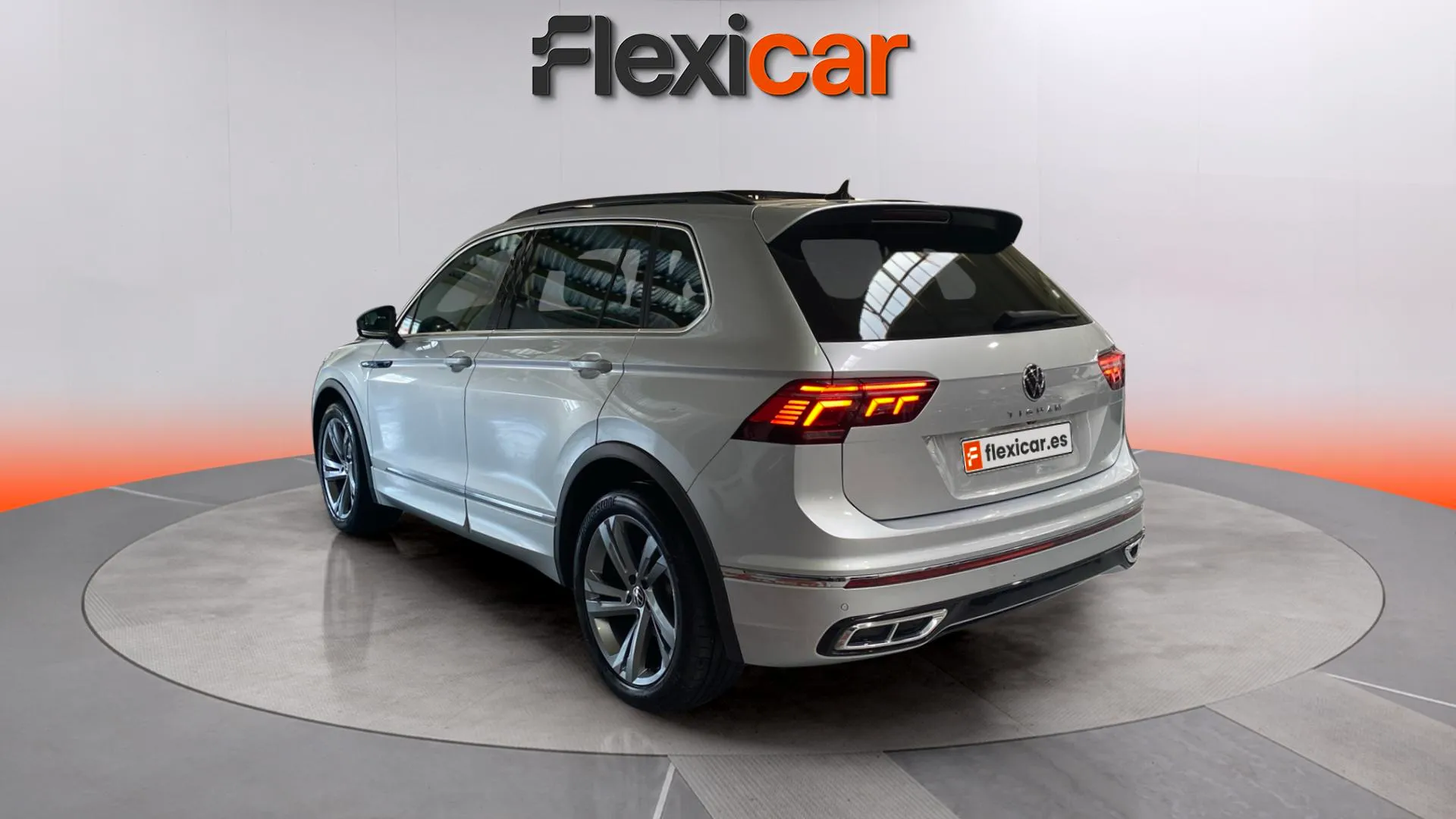 Volkswagen Tiguan R-Line 2.0 TDI DSG - foto 6