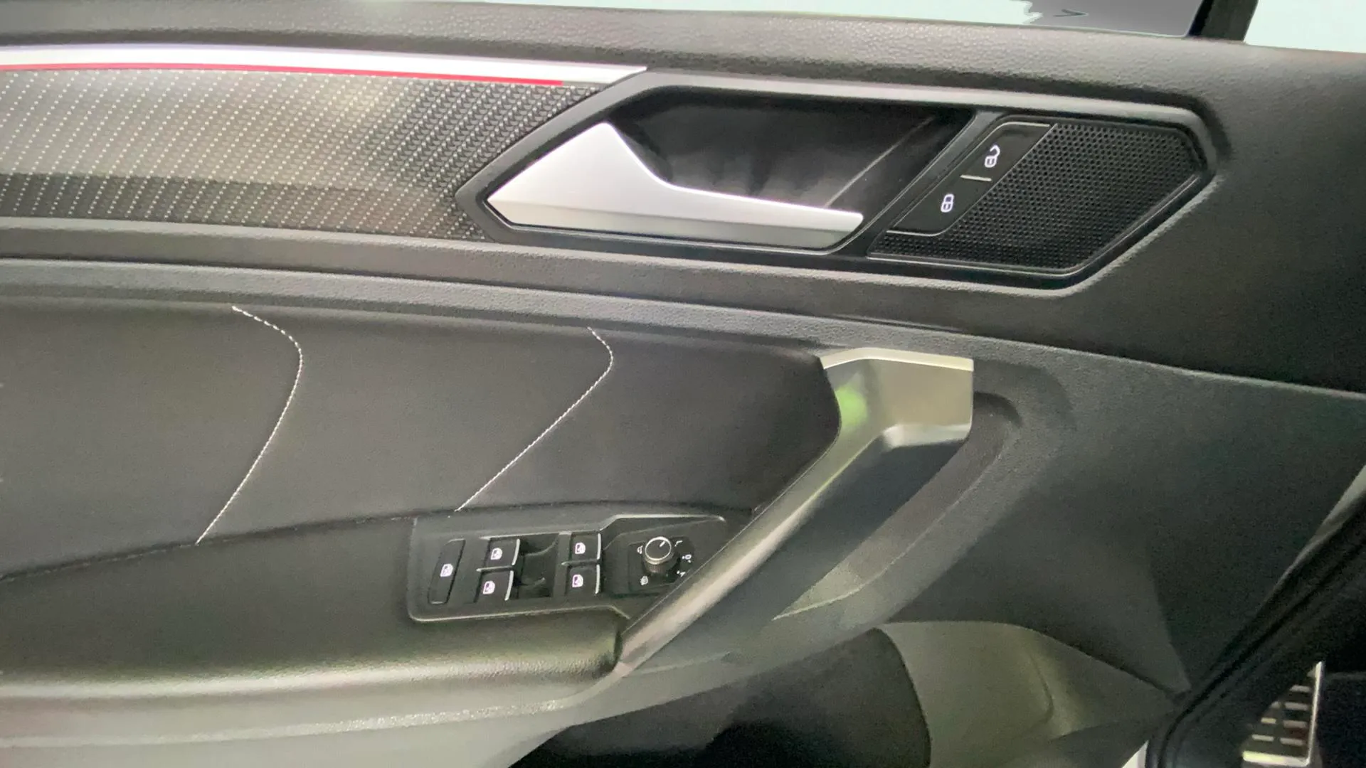 Volkswagen Tiguan R-Line 2.0 TDI DSG - foto 10
