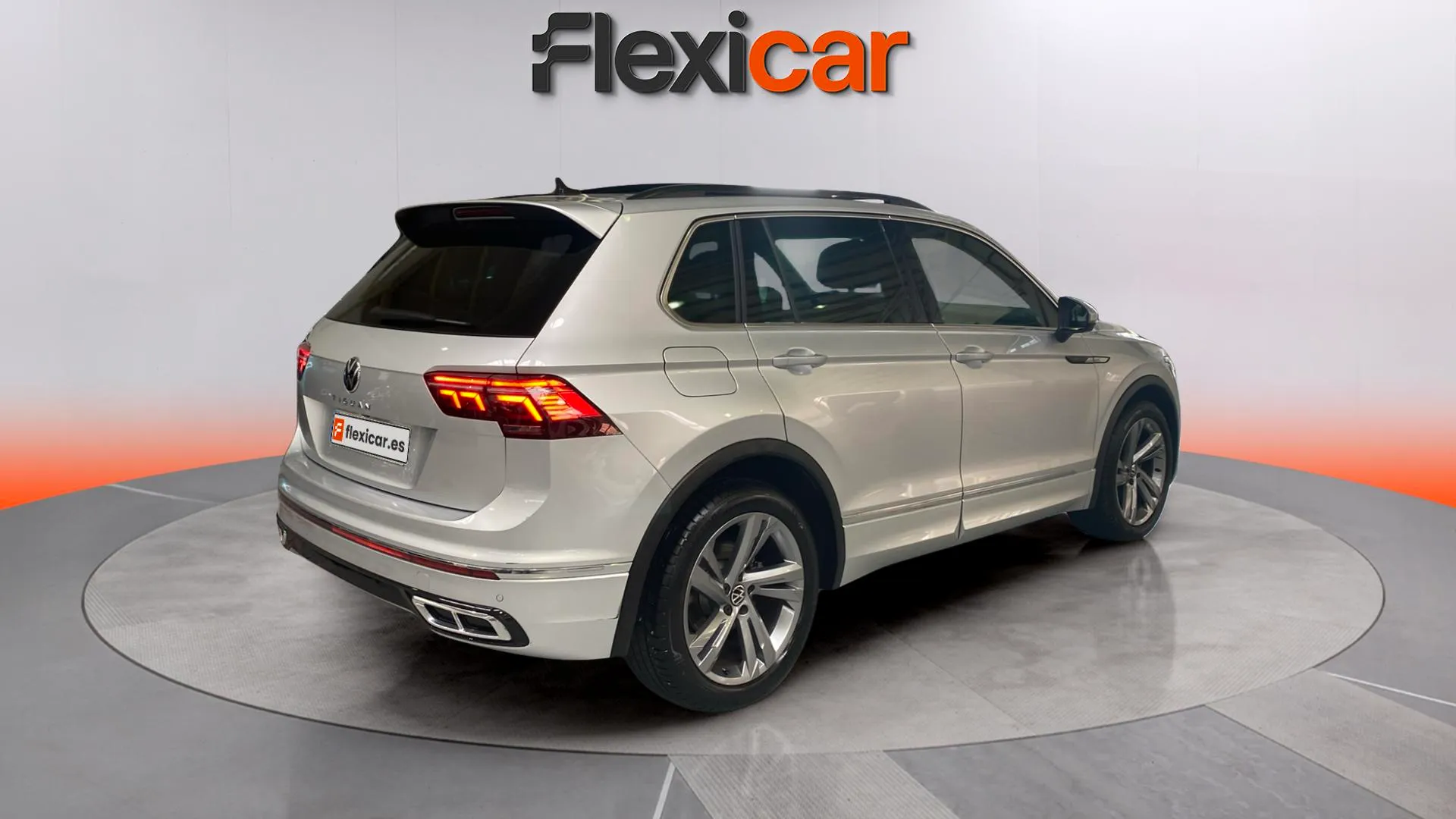 Volkswagen Tiguan R-Line 2.0 TDI DSG - foto 7