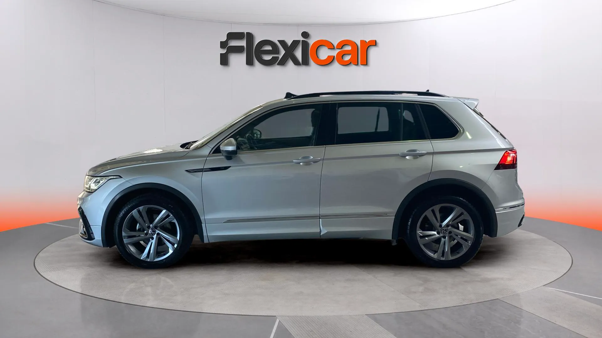Volkswagen Tiguan R-Line 2.0 TDI DSG - foto 4