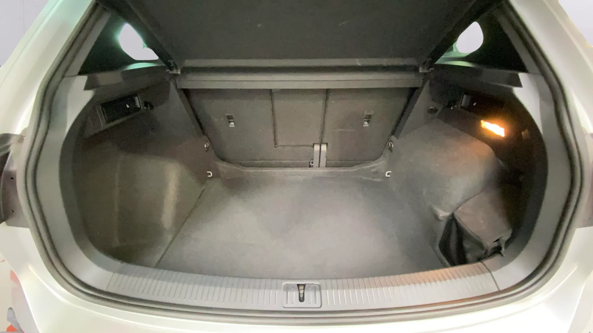 Volkswagen Tiguan R-Line 2.0 TDI DSG - foto 30