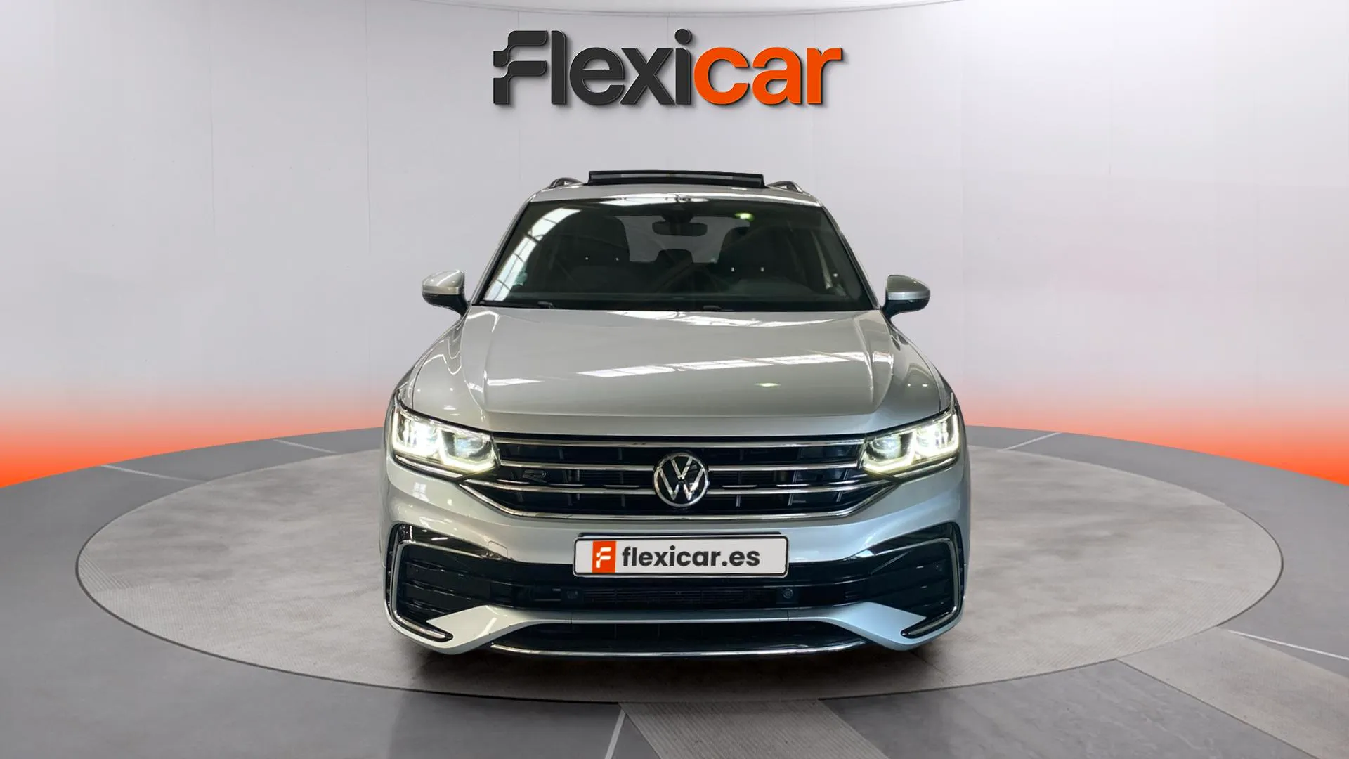 Volkswagen Tiguan R-Line 2.0 TDI DSG - foto 2