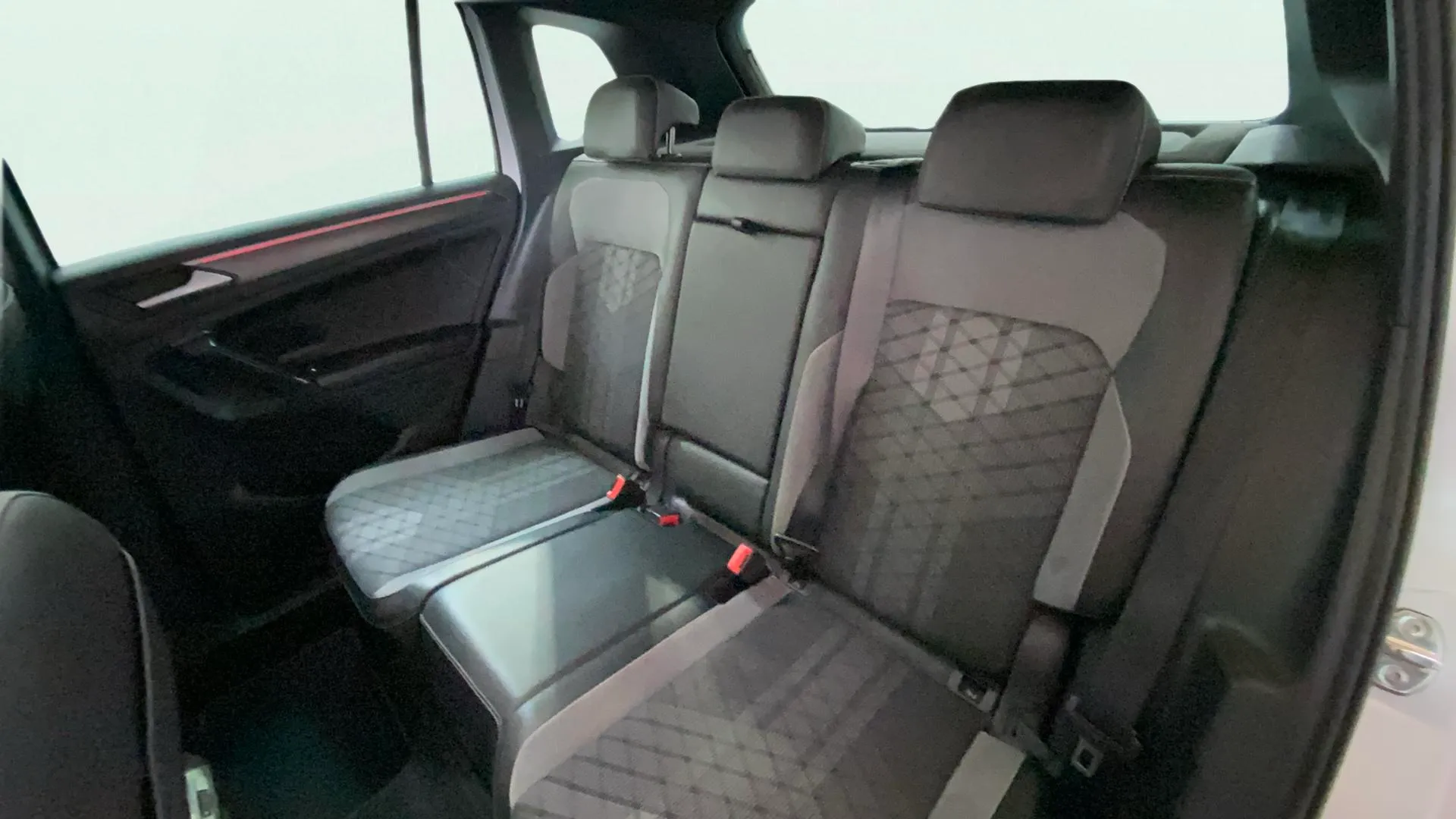 Volkswagen Tiguan R-Line 2.0 TDI DSG - foto 28