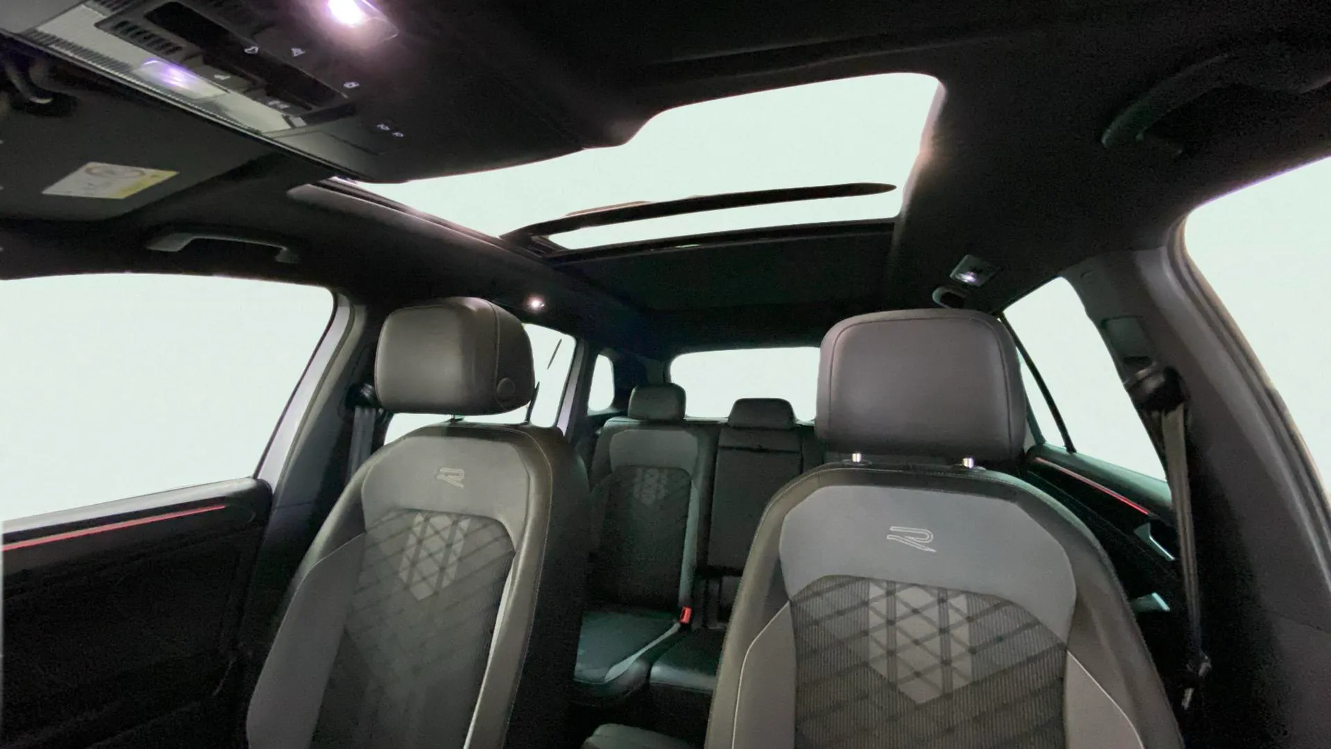 Volkswagen Tiguan R-Line 2.0 TDI DSG - foto 26