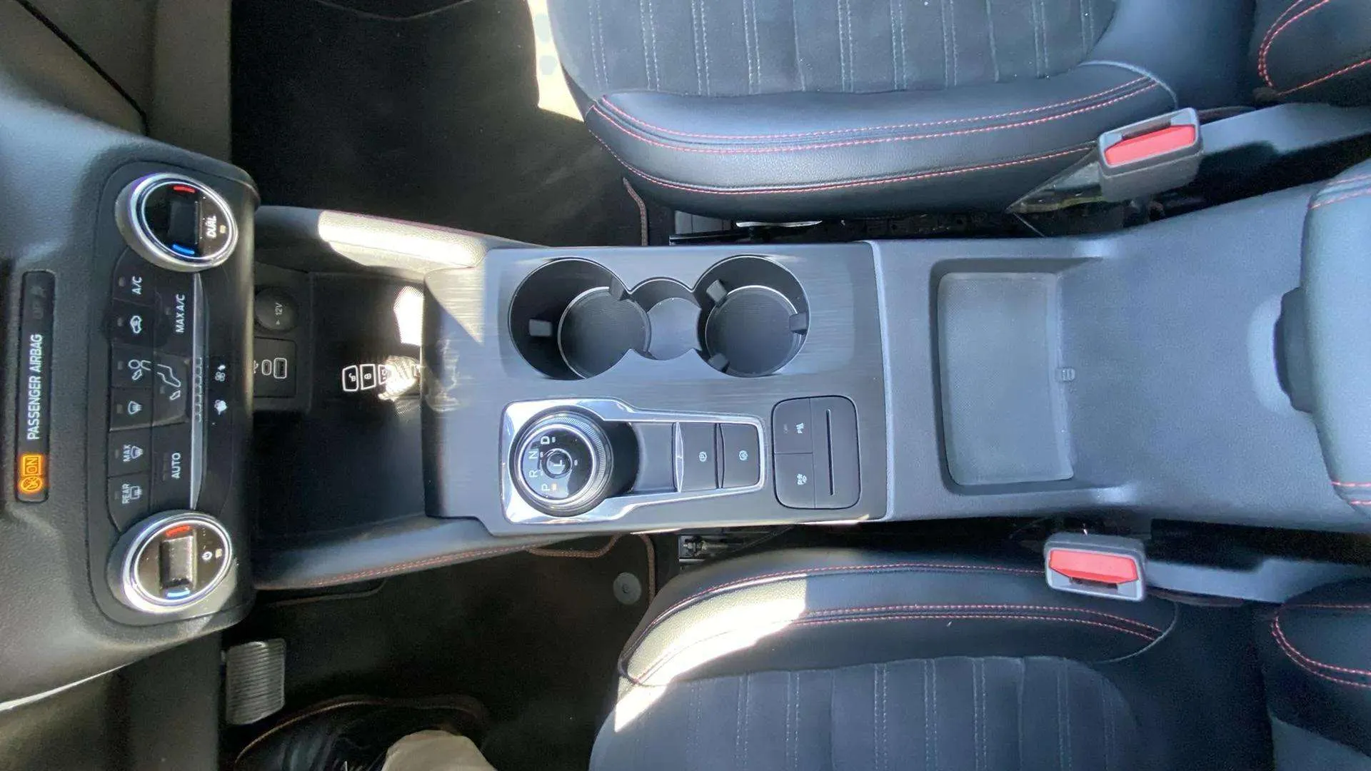 Ford Kuga ST-Line X 2.5 Duratec Fhev 4x4 Aut - foto 28