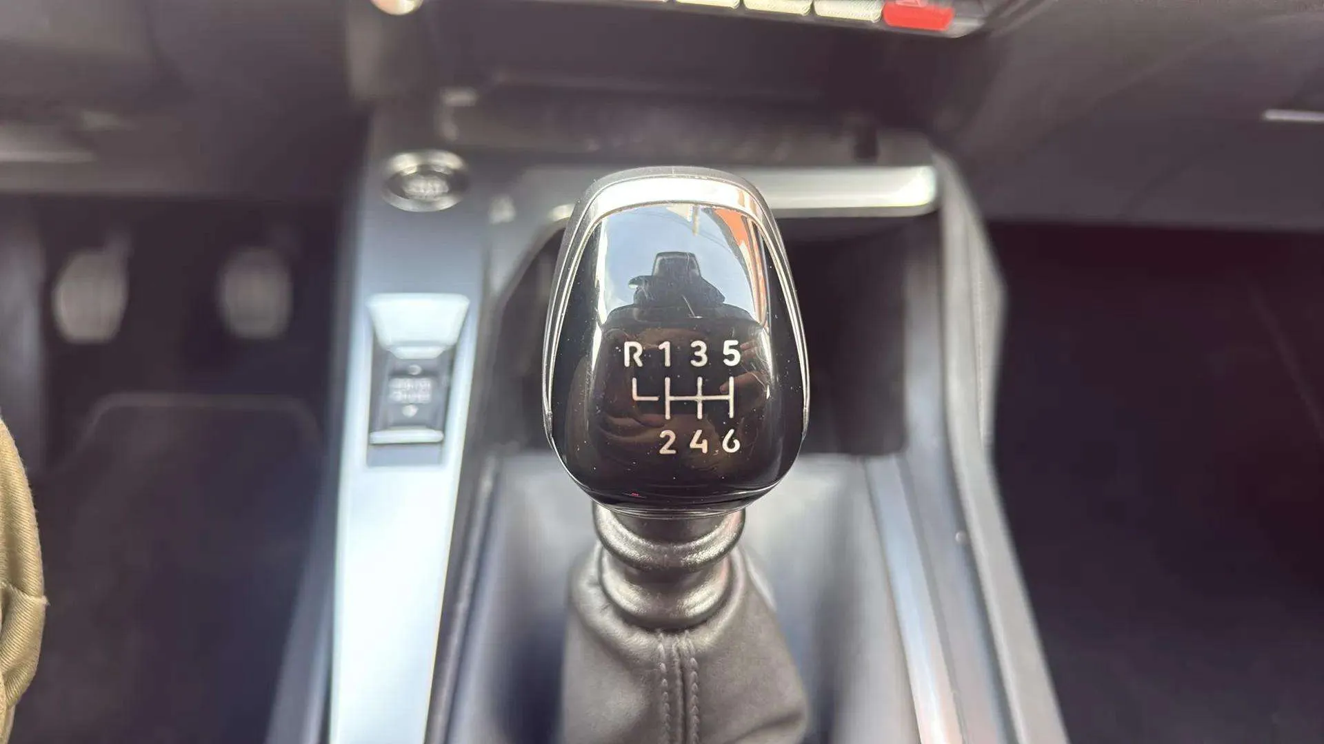 Peugeot 308 Allure BlueHDi 130 - foto 18