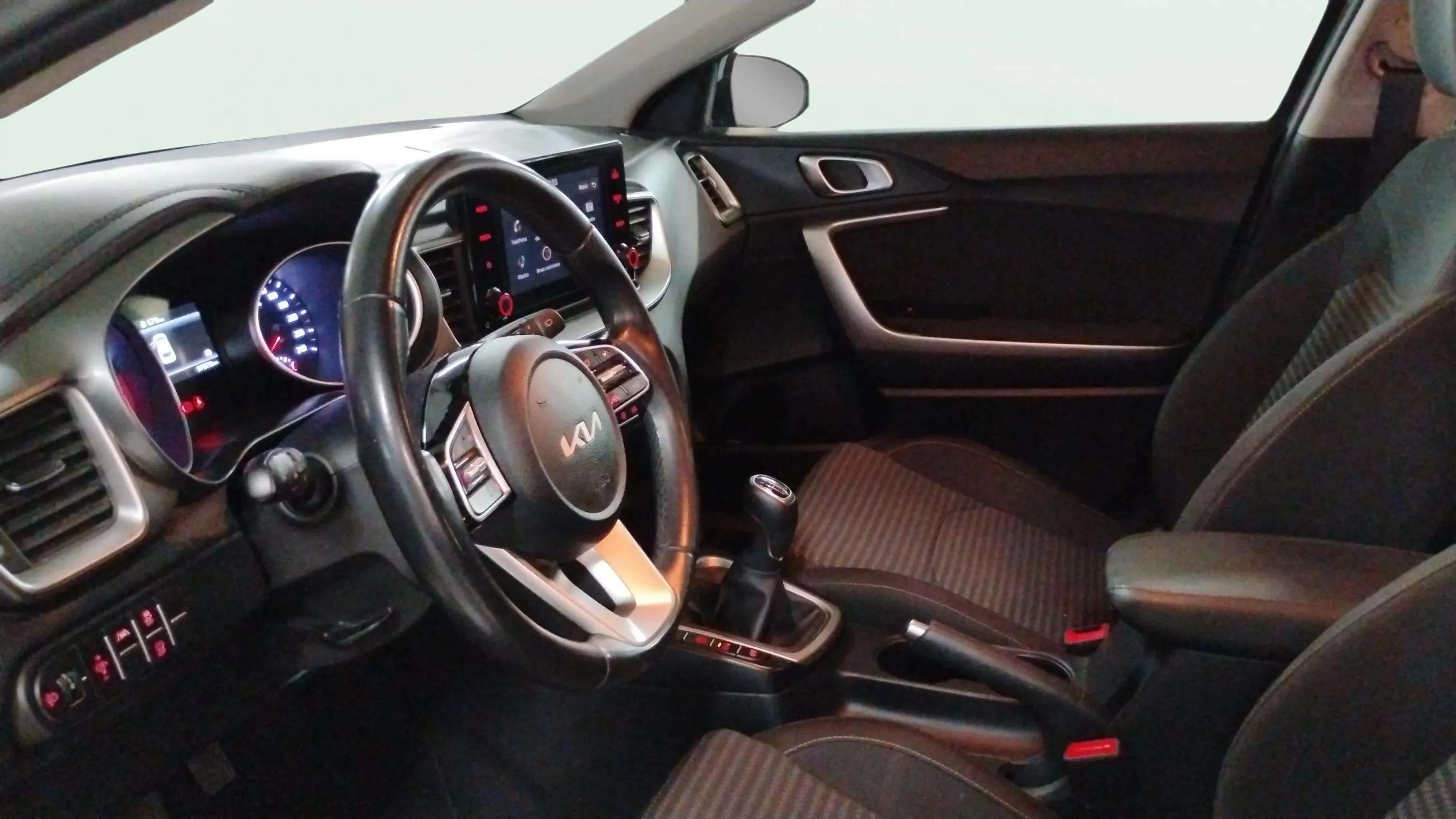 Kia XCeed 1.5 T-GDi Drive - foto 6