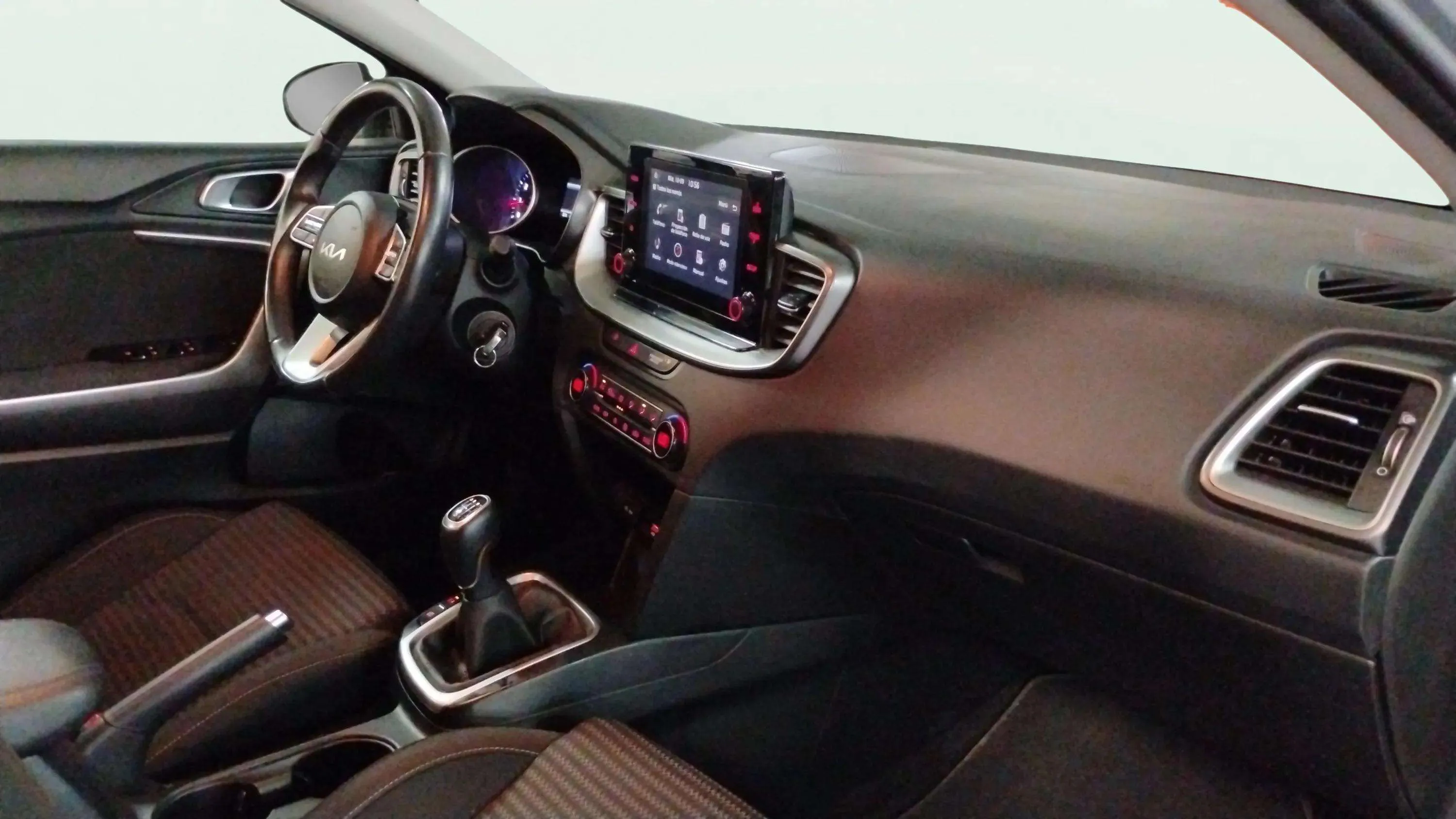 Kia XCeed 1.5 T-GDi Drive - foto 12