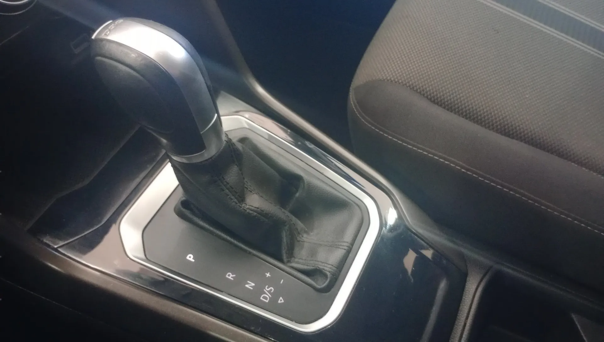 Volkswagen T-Roc Advance 1.5 TSI DSG - foto 15