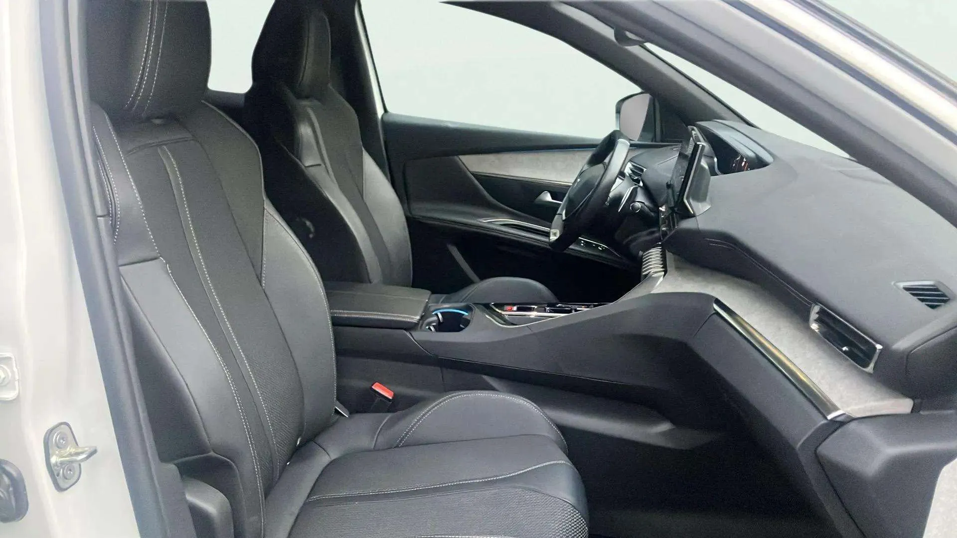 Peugeot 3008 1.5 BlueHDi Allure Pack EAT8 - foto 18