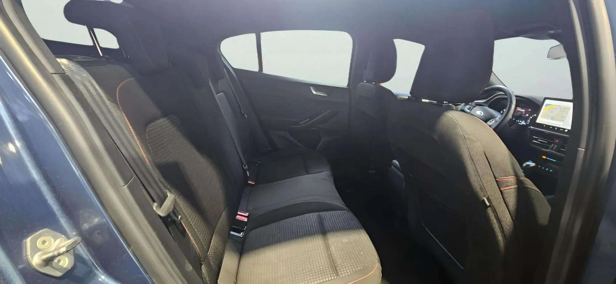 Ford Focus 1.0 EcoBoost MHEV ST-Line - foto 19