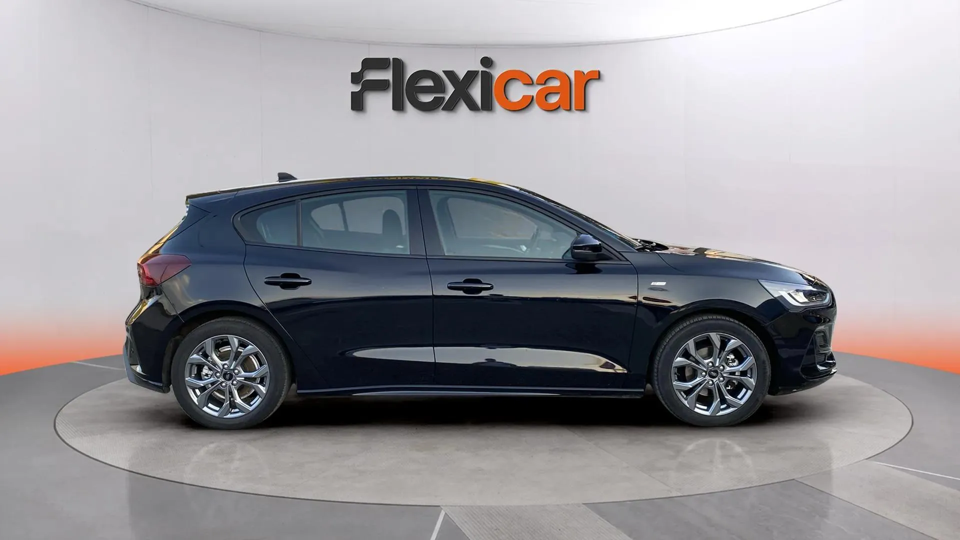 Ford Focus 1.0 EcoBoost MHEV ST-Line - foto 2