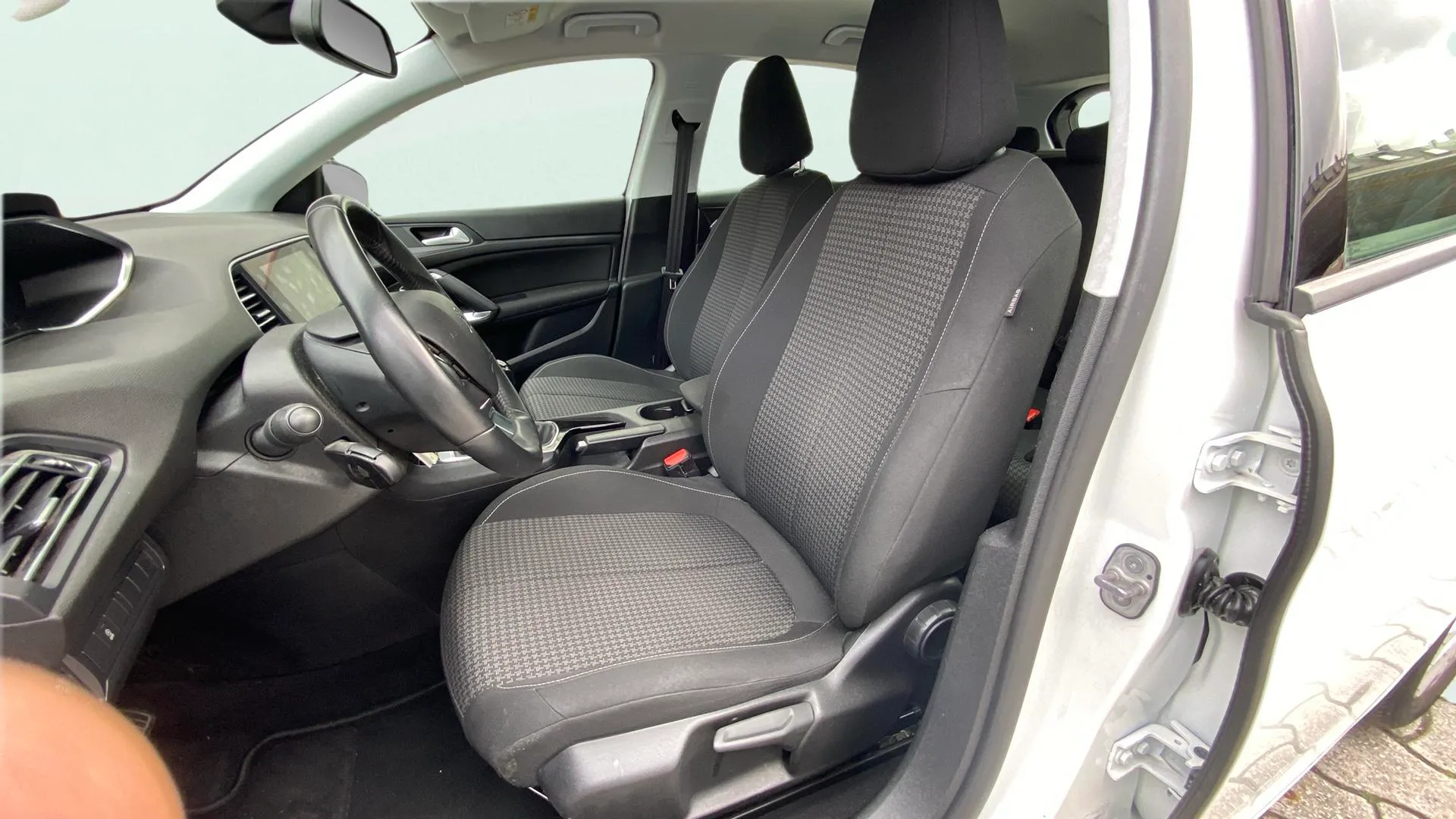 Peugeot 308 Allure Pack PureTech 130 - foto 8